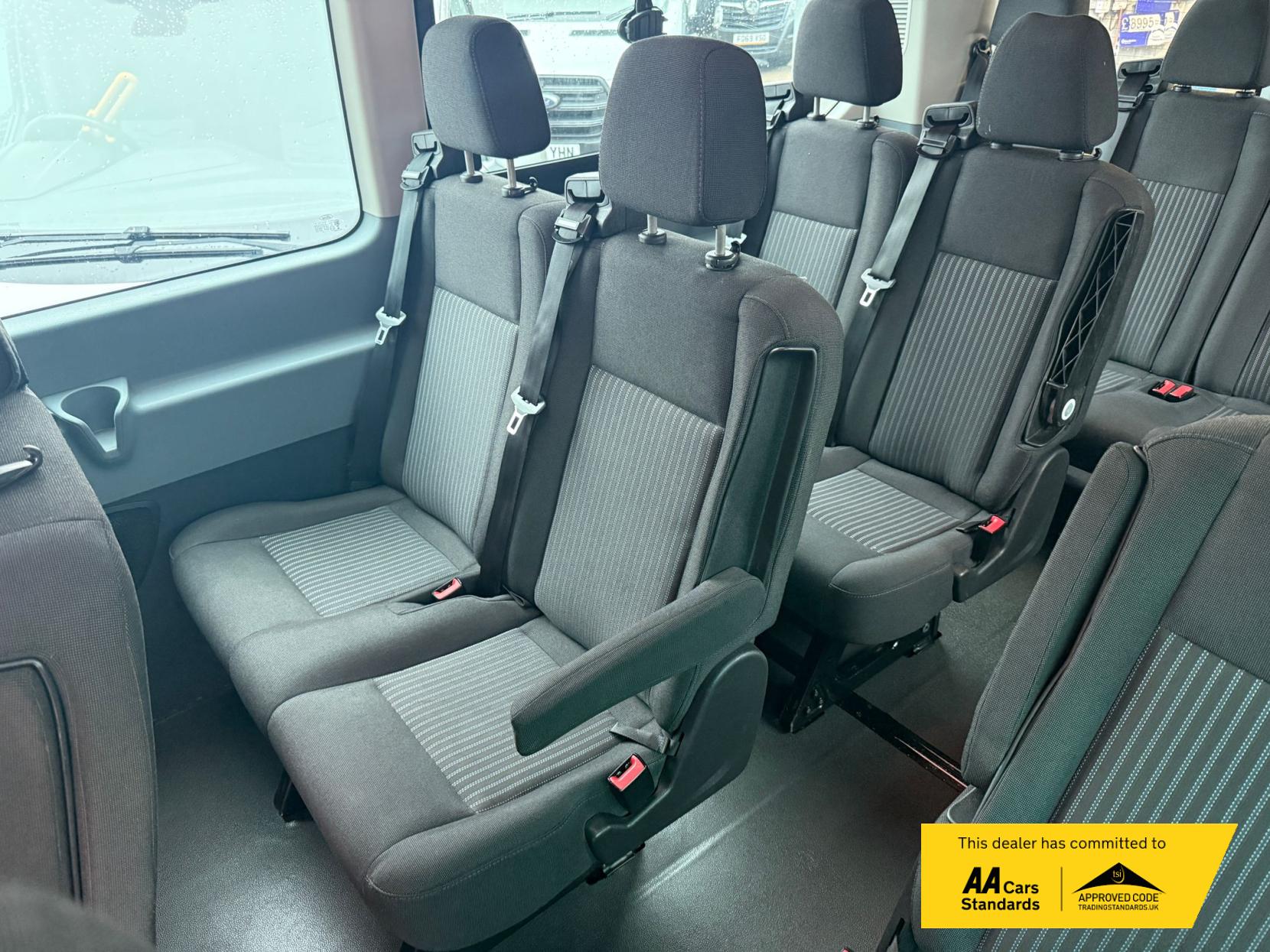 Ford Transit 2.2 TDCi 460 HDT Trend Minibus 5dr Diesel Manual L4 H3 (18 seats) (196 g/km, 123 bhp)