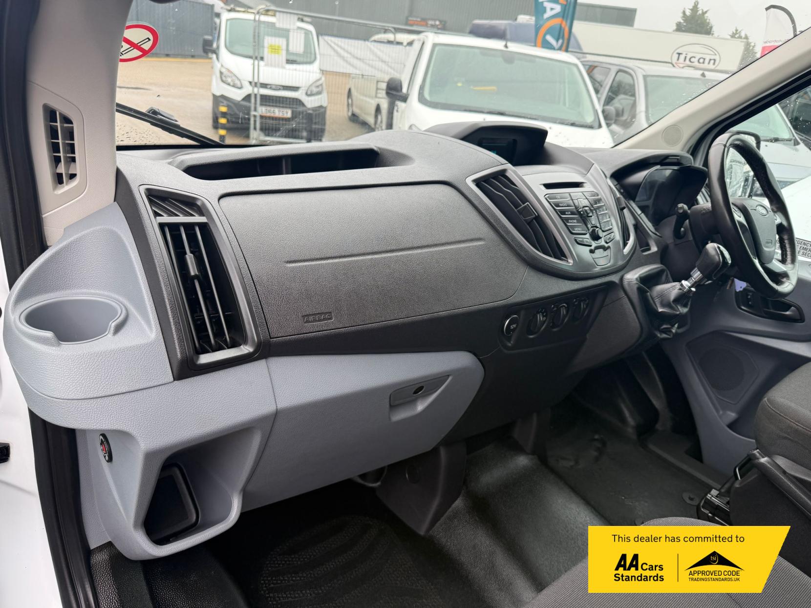 Ford Transit 2.2 TDCi 460 HDT Trend Minibus 5dr Diesel Manual L4 H3 (18 seats) (196 g/km, 123 bhp)