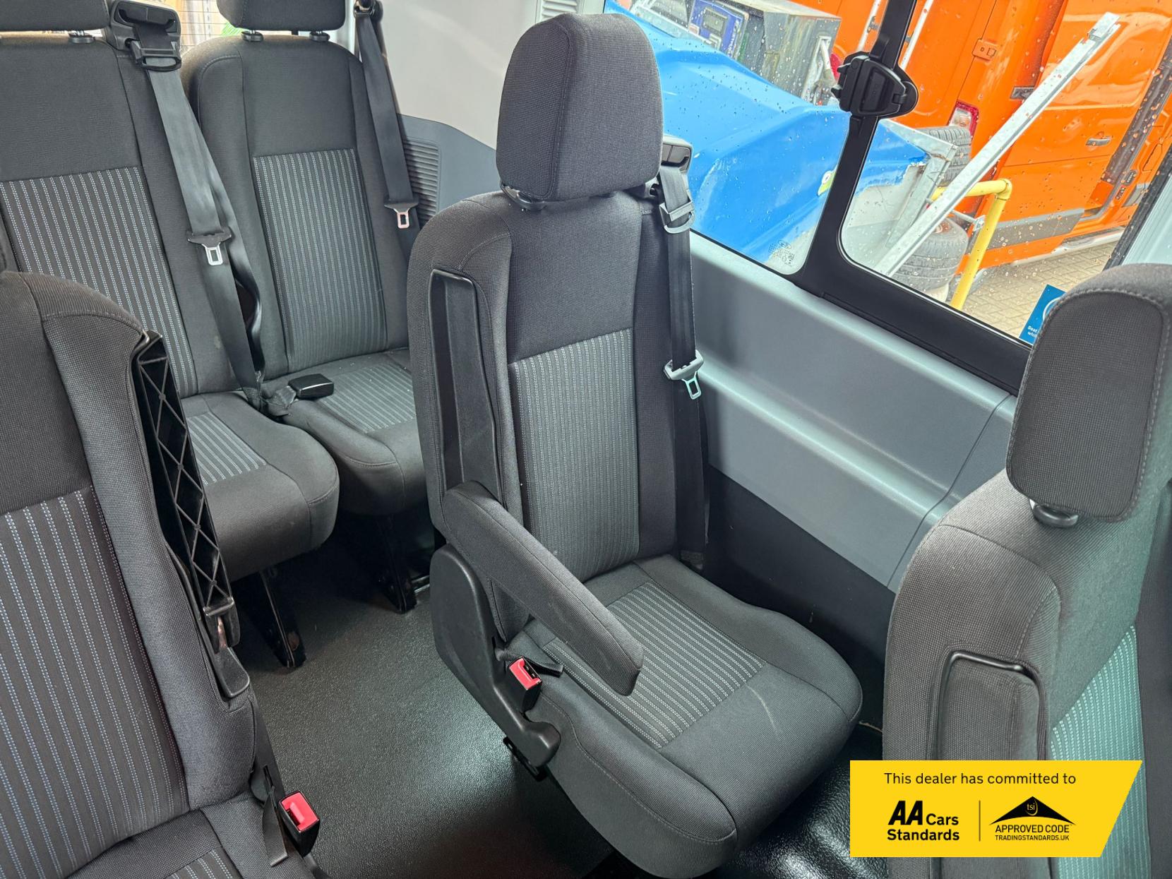 Ford Transit 2.2 TDCi 460 HDT Trend Minibus 5dr Diesel Manual L4 H3 (18 seats) (196 g/km, 123 bhp)