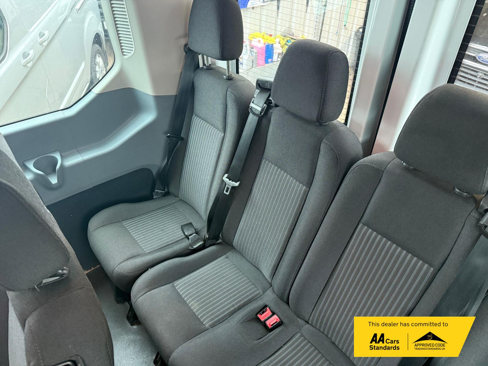 Ford Transit 2.2 TDCi 460 HDT Trend Minibus 5dr Diesel Manual L4 H3 (18 seats) (196 g/km, 123 bhp)