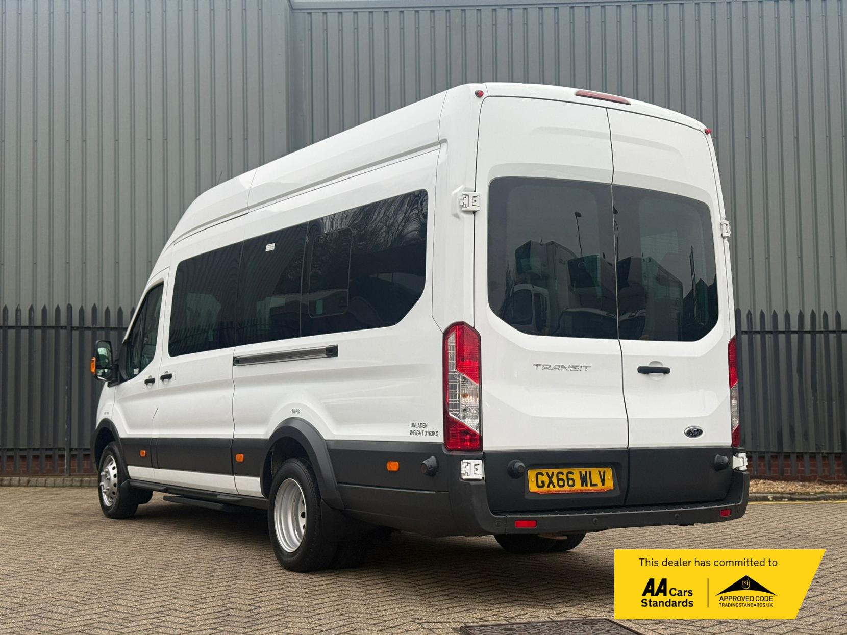 Ford Transit 2.2 TDCi 460 HDT Trend Minibus 5dr Diesel Manual L4 H3 (18 seats) (196 g/km, 123 bhp)