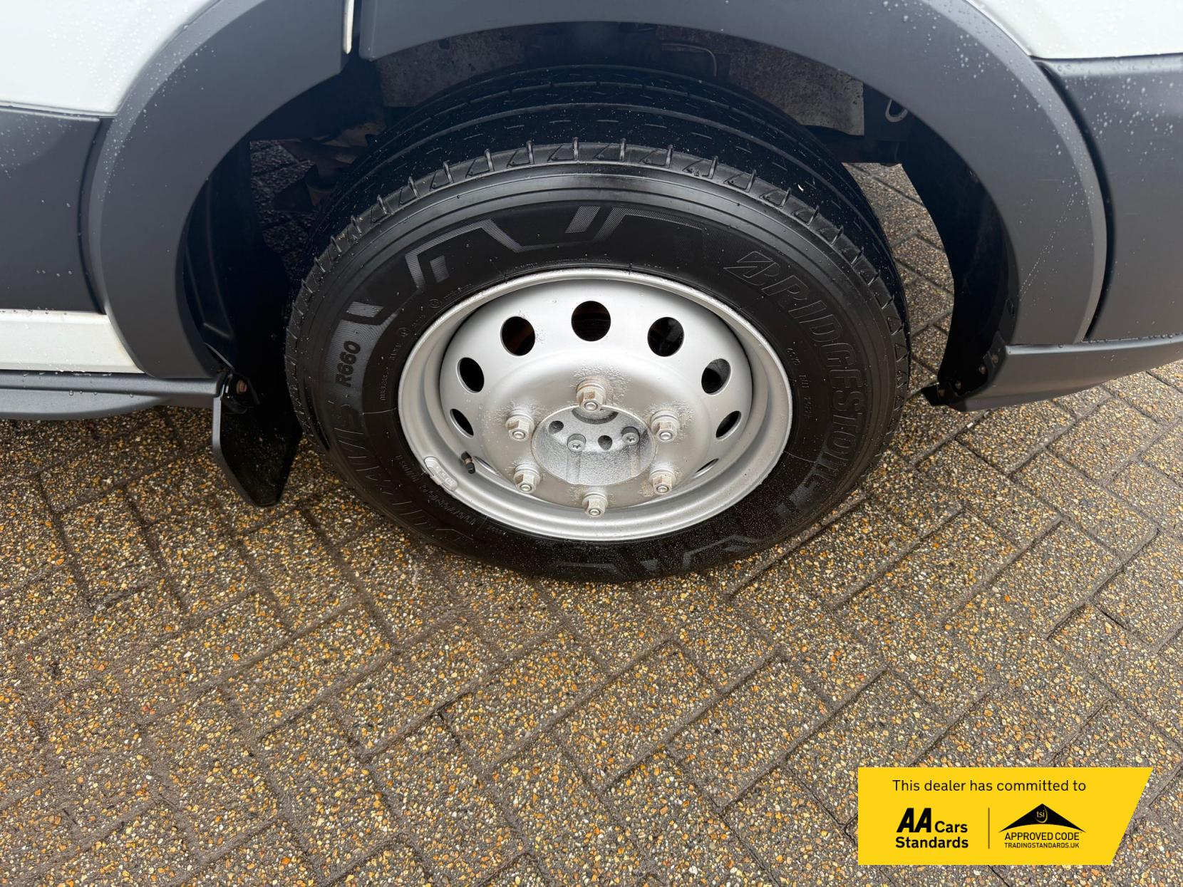 Ford Transit 2.2 TDCi 460 HDT Trend Minibus 5dr Diesel Manual L4 H3 (18 seats) (196 g/km, 123 bhp)