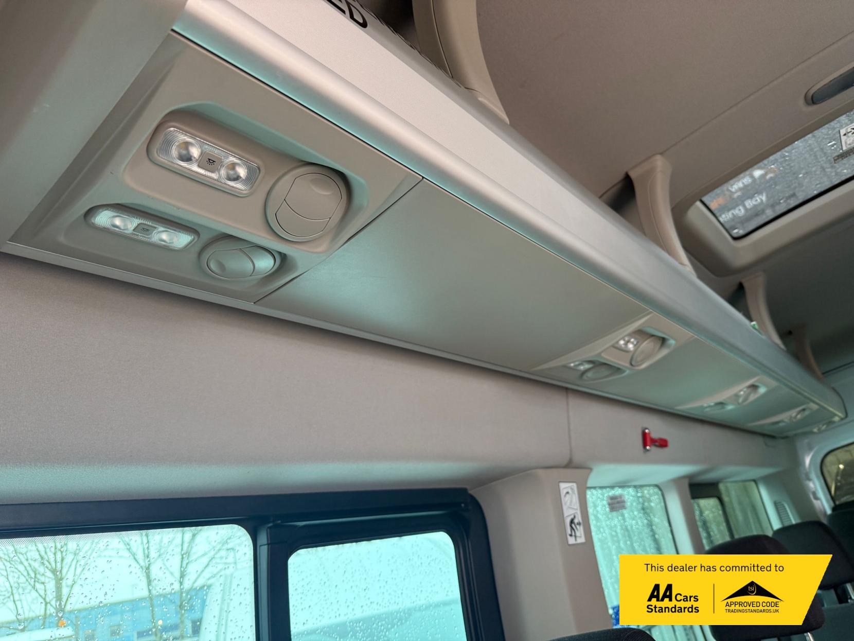 Ford Transit 2.2 TDCi 460 HDT Trend Minibus 5dr Diesel Manual L4 H3 (18 seats) (196 g/km, 123 bhp)