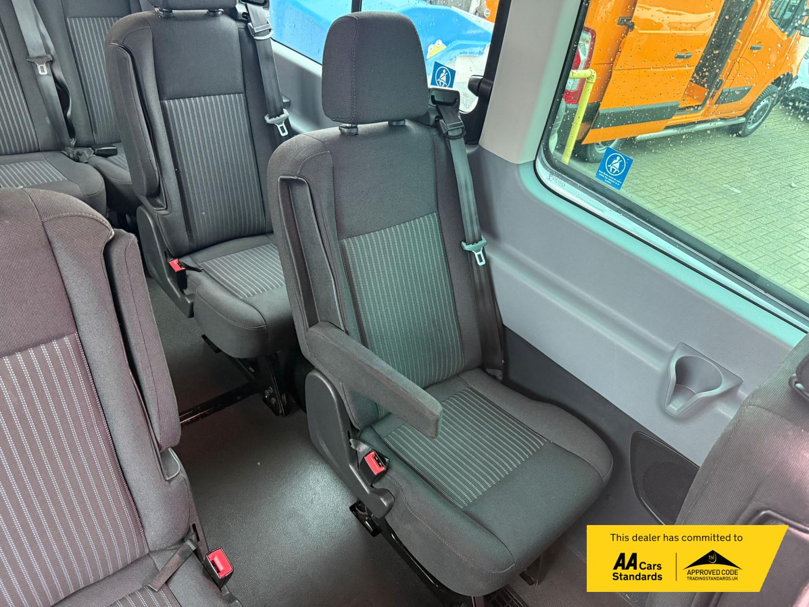 Ford Transit 2.2 TDCi 460 HDT Trend Minibus 5dr Diesel Manual L4 H3 (18 seats) (196 g/km, 123 bhp)