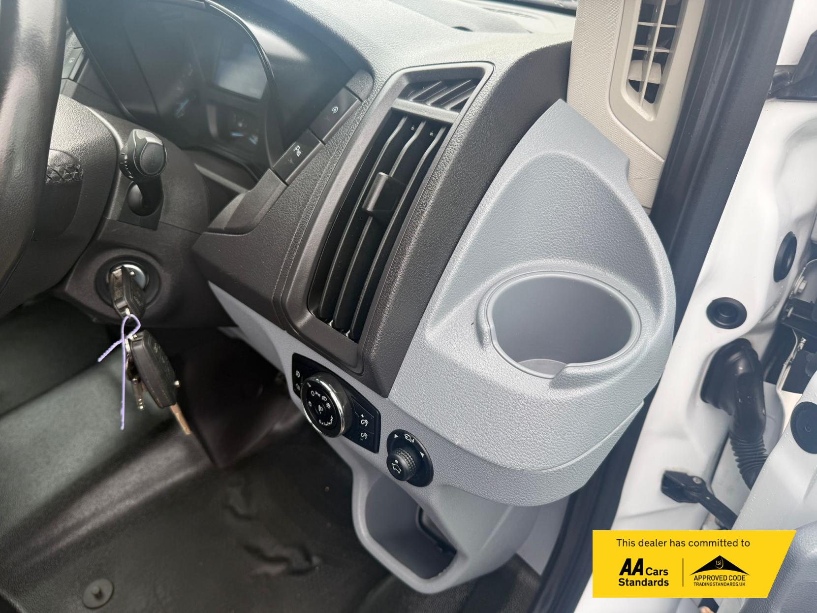 Ford Transit 2.2 TDCi 460 HDT Trend Minibus 5dr Diesel Manual L4 H3 (18 seats) (196 g/km, 123 bhp)