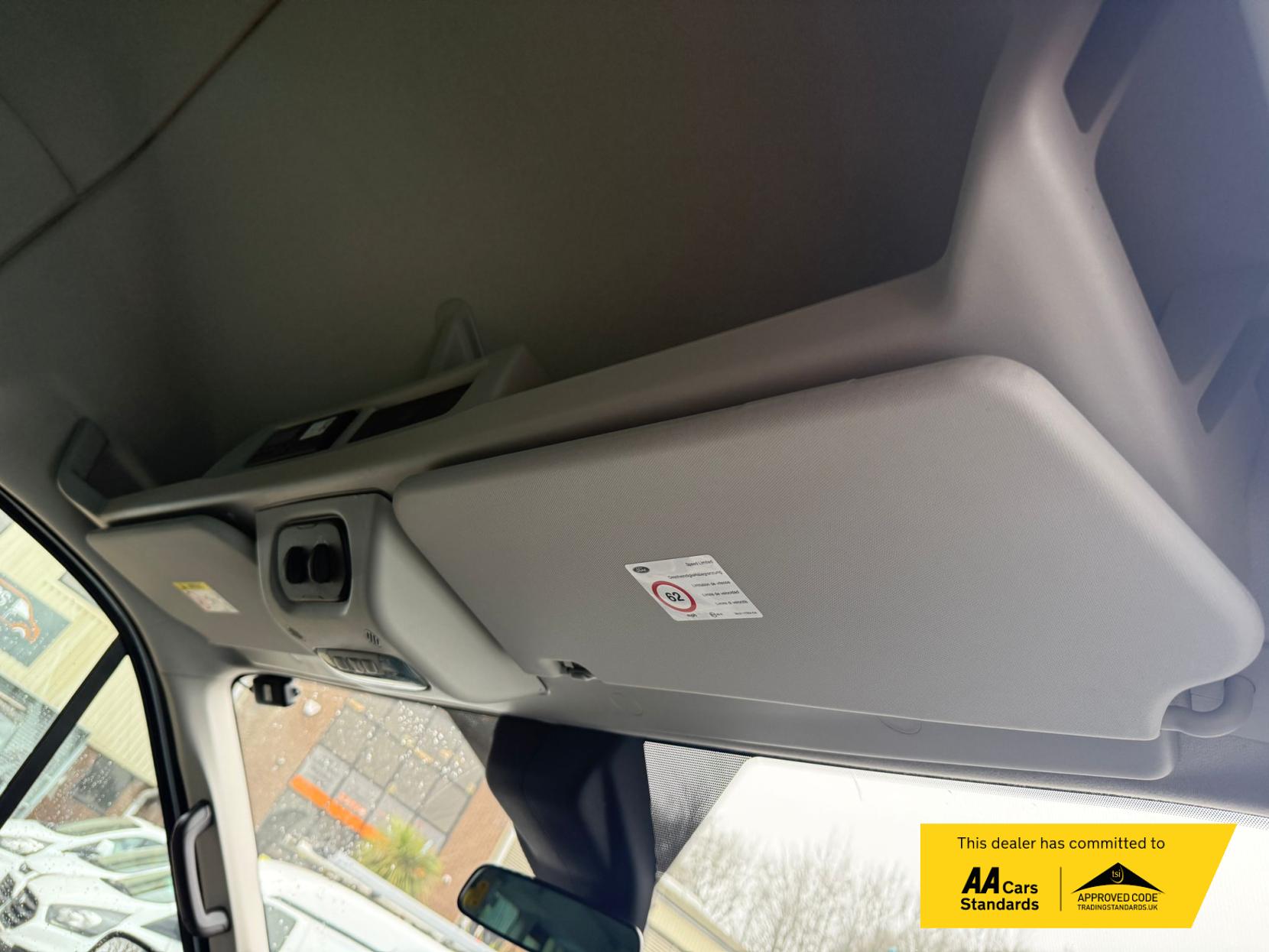 Ford Transit 2.2 TDCi 460 HDT Trend Minibus 5dr Diesel Manual L4 H3 (18 seats) (196 g/km, 123 bhp)