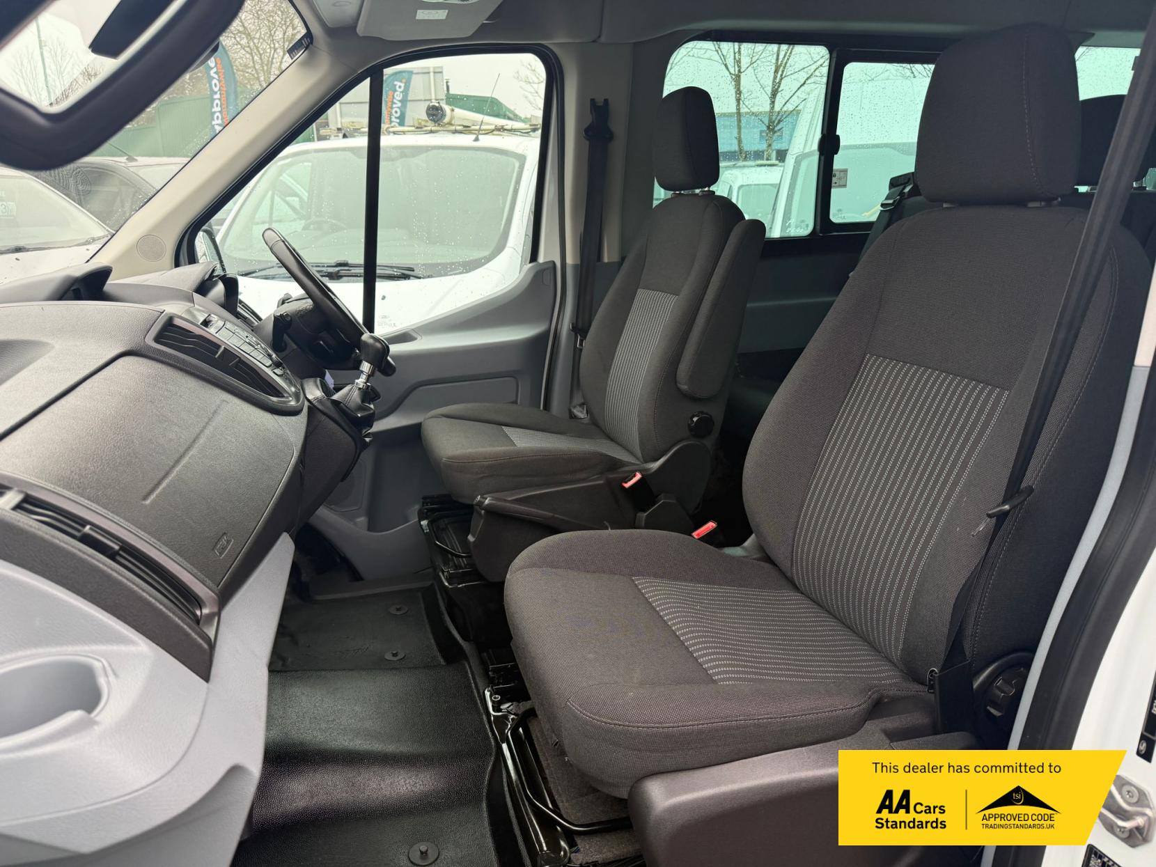 Ford Transit 2.2 TDCi 460 HDT Trend Minibus 5dr Diesel Manual L4 H3 (18 seats) (196 g/km, 123 bhp)