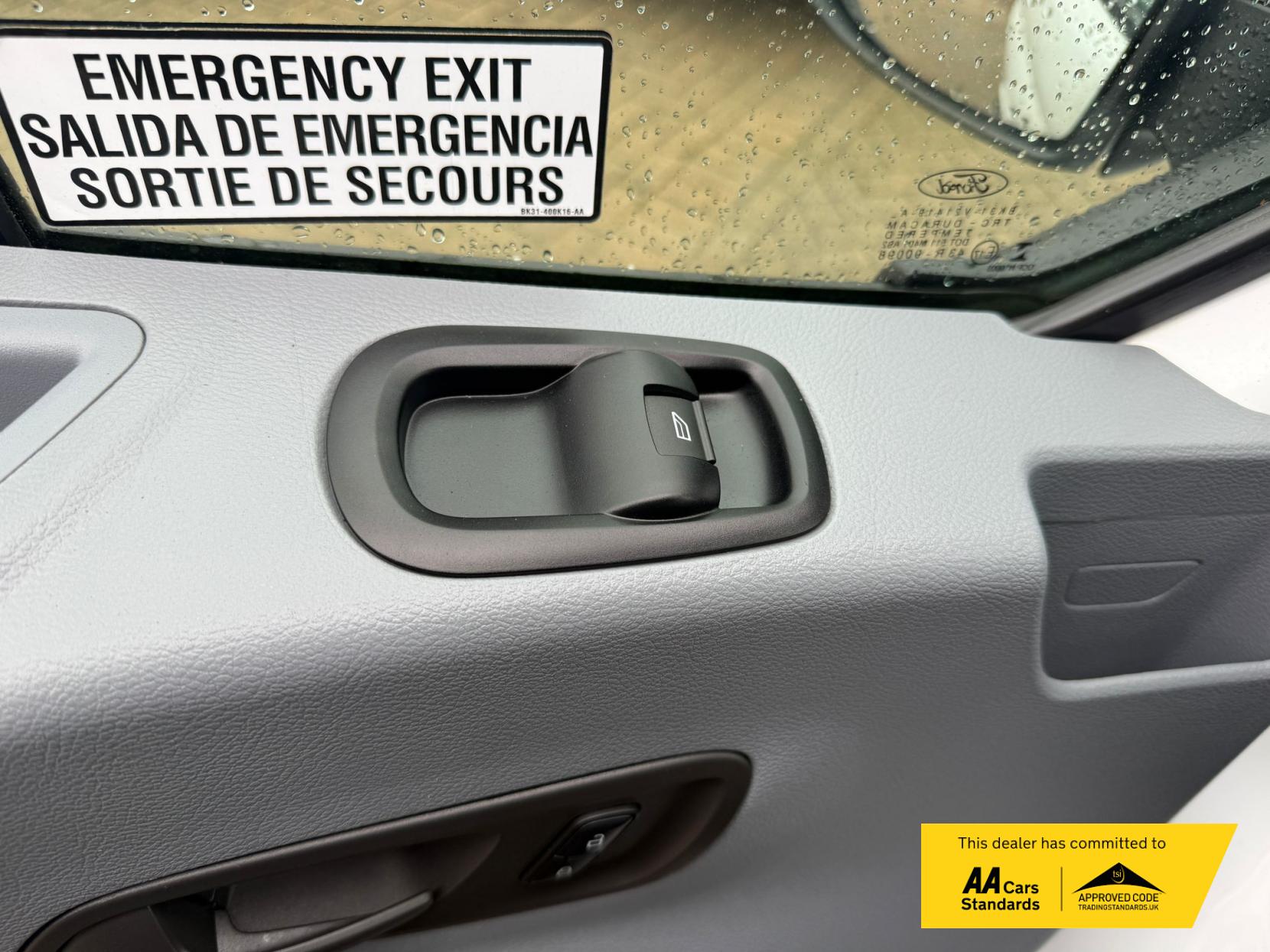 Ford Transit 2.2 TDCi 460 HDT Trend Minibus 5dr Diesel Manual L4 H3 (18 seats) (196 g/km, 123 bhp)