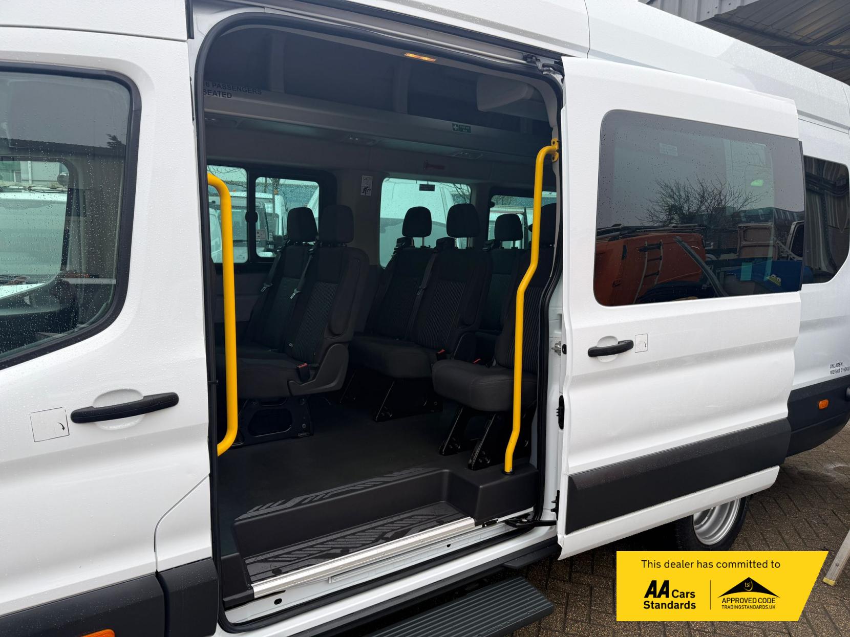 Ford Transit 2.2 TDCi 460 HDT Trend Minibus 5dr Diesel Manual L4 H3 (18 seats) (196 g/km, 123 bhp)