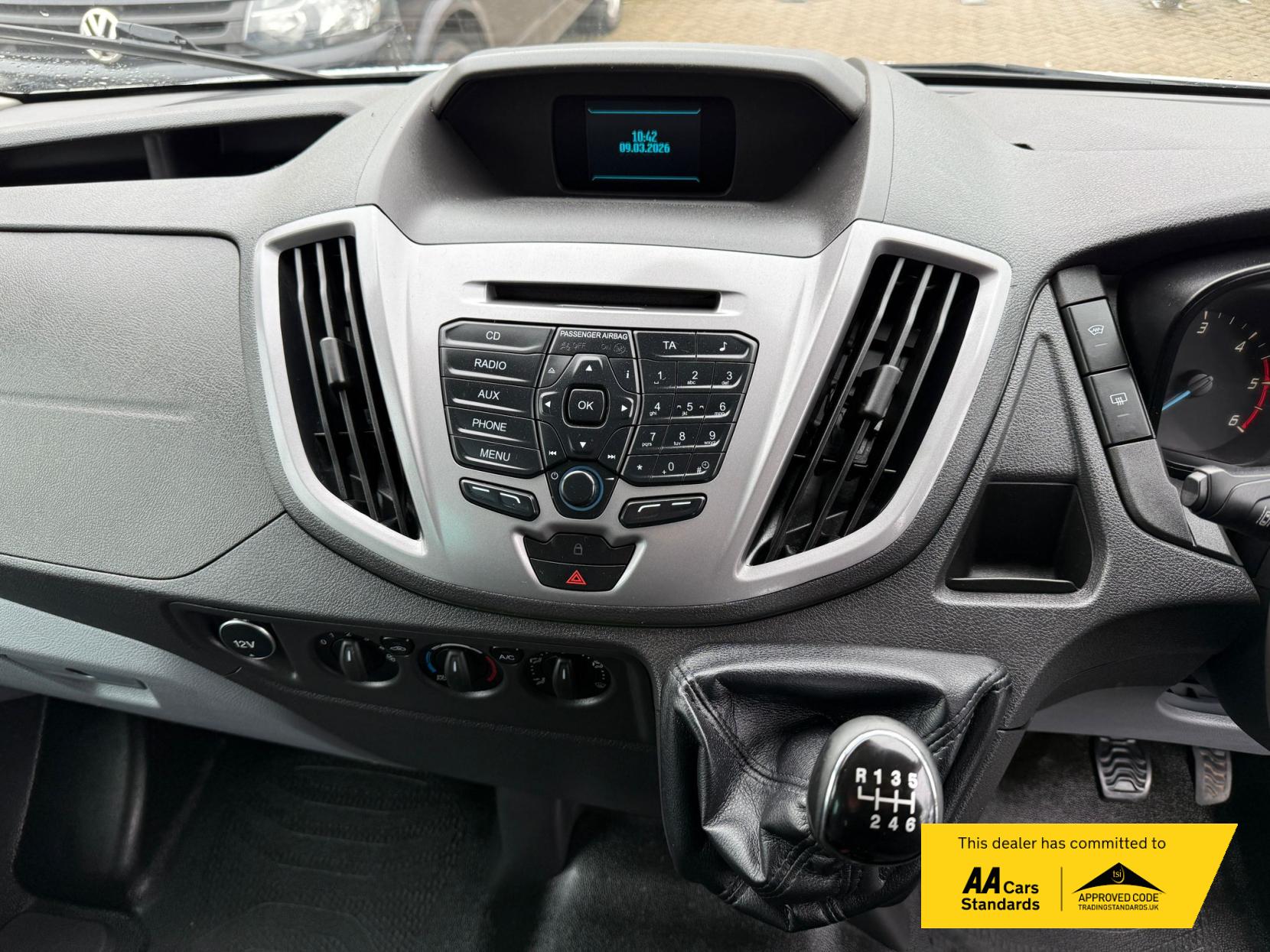 Ford Transit 2.2 TDCi 460 HDT Trend Minibus 5dr Diesel Manual L4 H3 (18 seats) (196 g/km, 123 bhp)