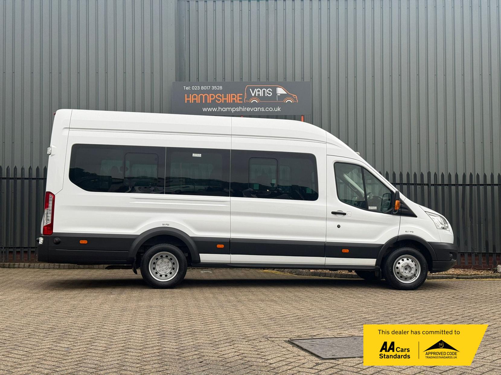 Ford Transit 2.2 TDCi 460 HDT Trend Minibus 5dr Diesel Manual L4 H3 (18 seats) (196 g/km, 123 bhp)