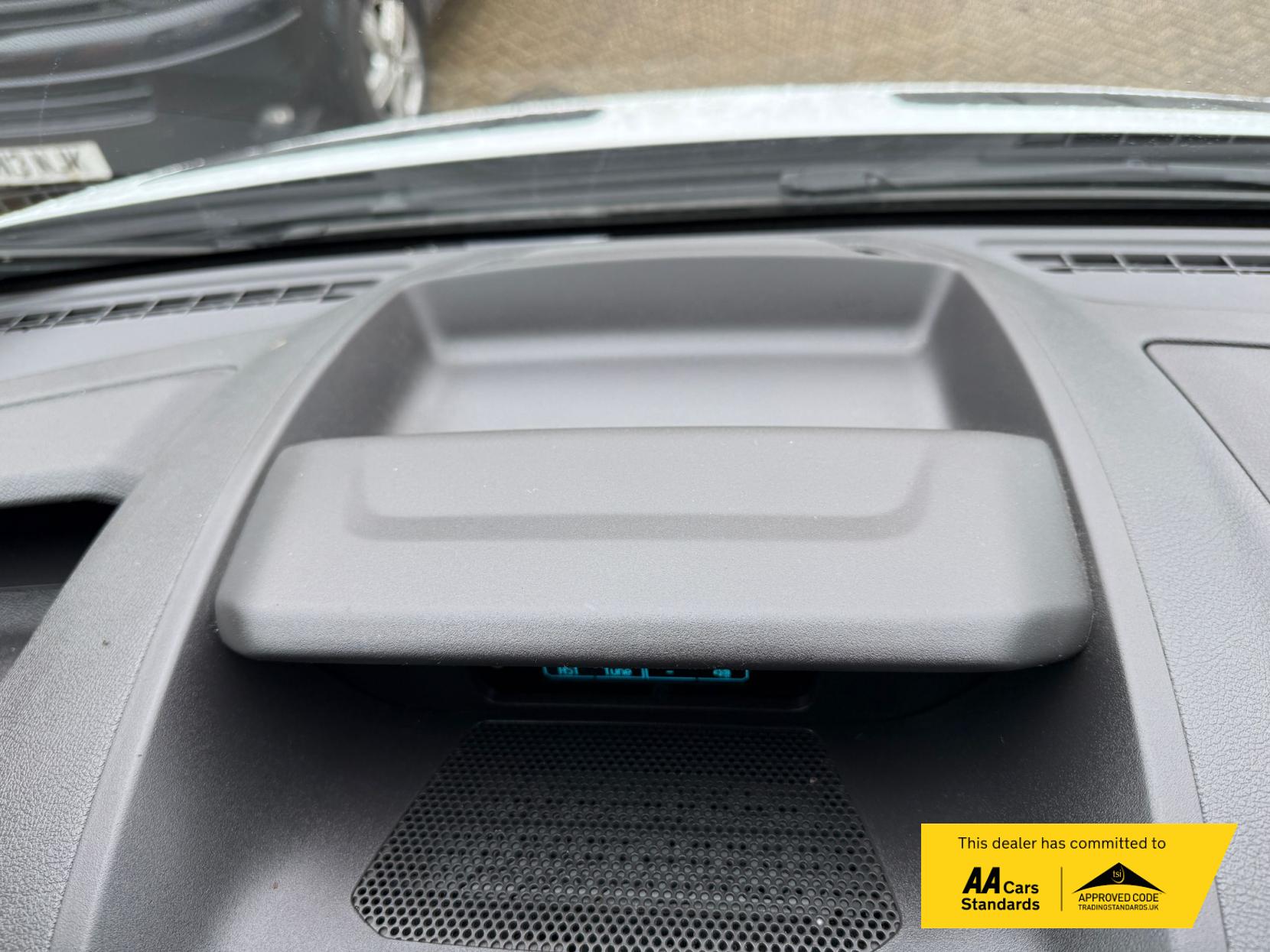 Ford Transit 2.2 TDCi 460 HDT Trend Minibus 5dr Diesel Manual L4 H3 (18 seats) (196 g/km, 123 bhp)