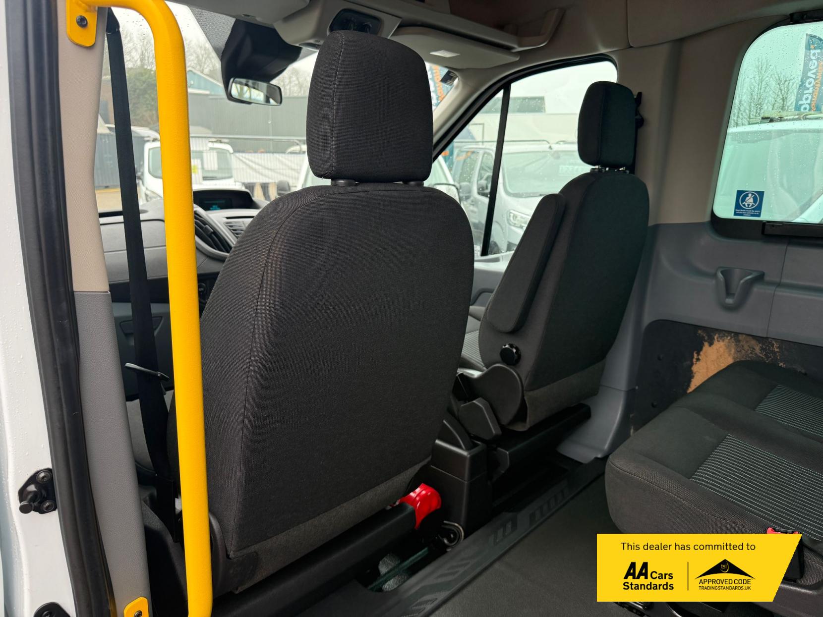 Ford Transit 2.2 TDCi 460 HDT Trend Minibus 5dr Diesel Manual L4 H3 (18 seats) (196 g/km, 123 bhp)