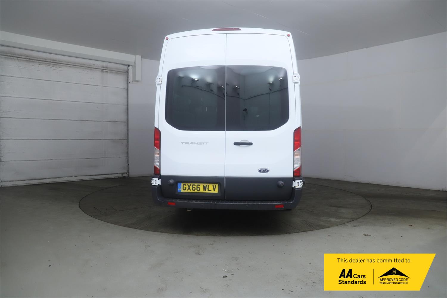 Ford Transit 2.2 TDCi 460 HDT Trend Minibus 5dr Diesel Manual L4 H3 (18 seats) (196 g/km, 123 bhp)