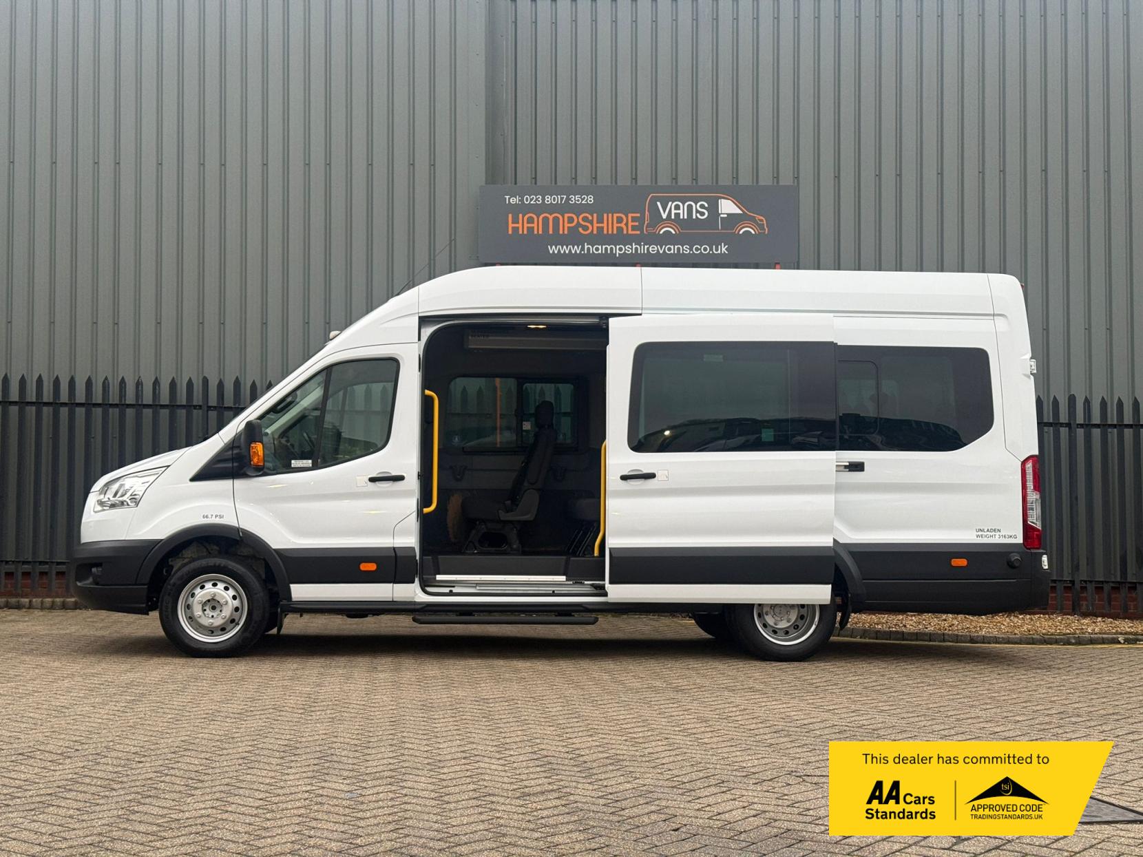 Ford Transit 2.2 TDCi 460 HDT Trend Minibus 5dr Diesel Manual L4 H3 (18 seats) (196 g/km, 123 bhp)