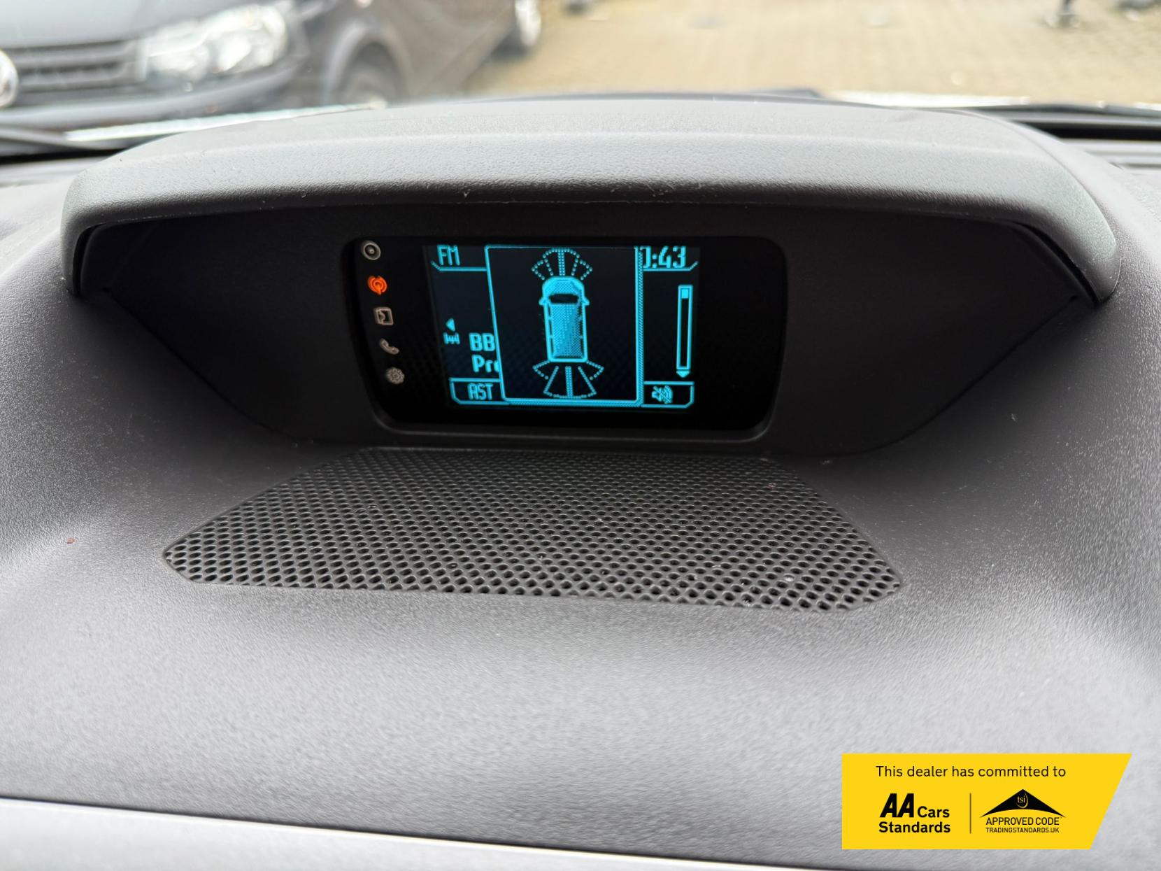 Ford Transit 2.2 TDCi 460 HDT Trend Minibus 5dr Diesel Manual L4 H3 (18 seats) (196 g/km, 123 bhp)