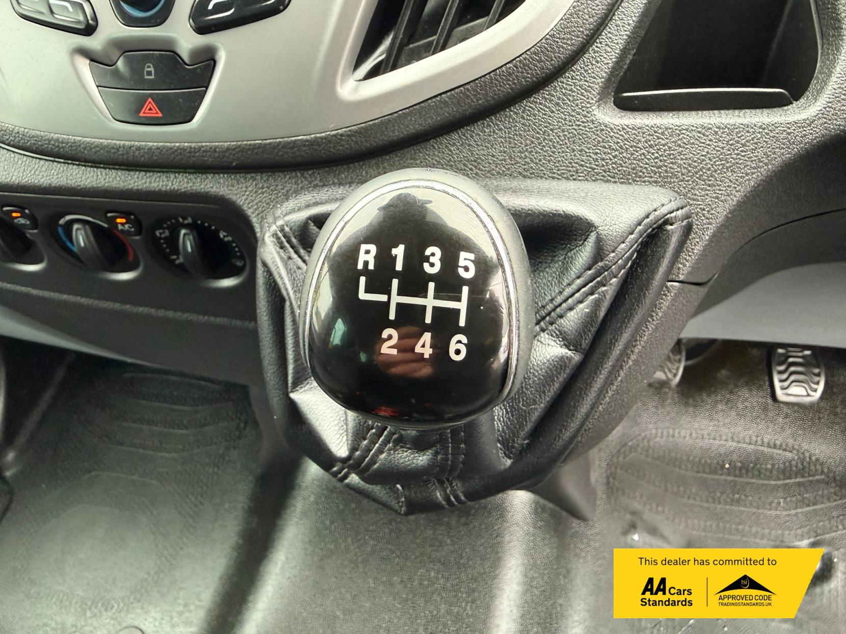 Ford Transit 2.2 TDCi 460 HDT Trend Minibus 5dr Diesel Manual L4 H3 (18 seats) (196 g/km, 123 bhp)