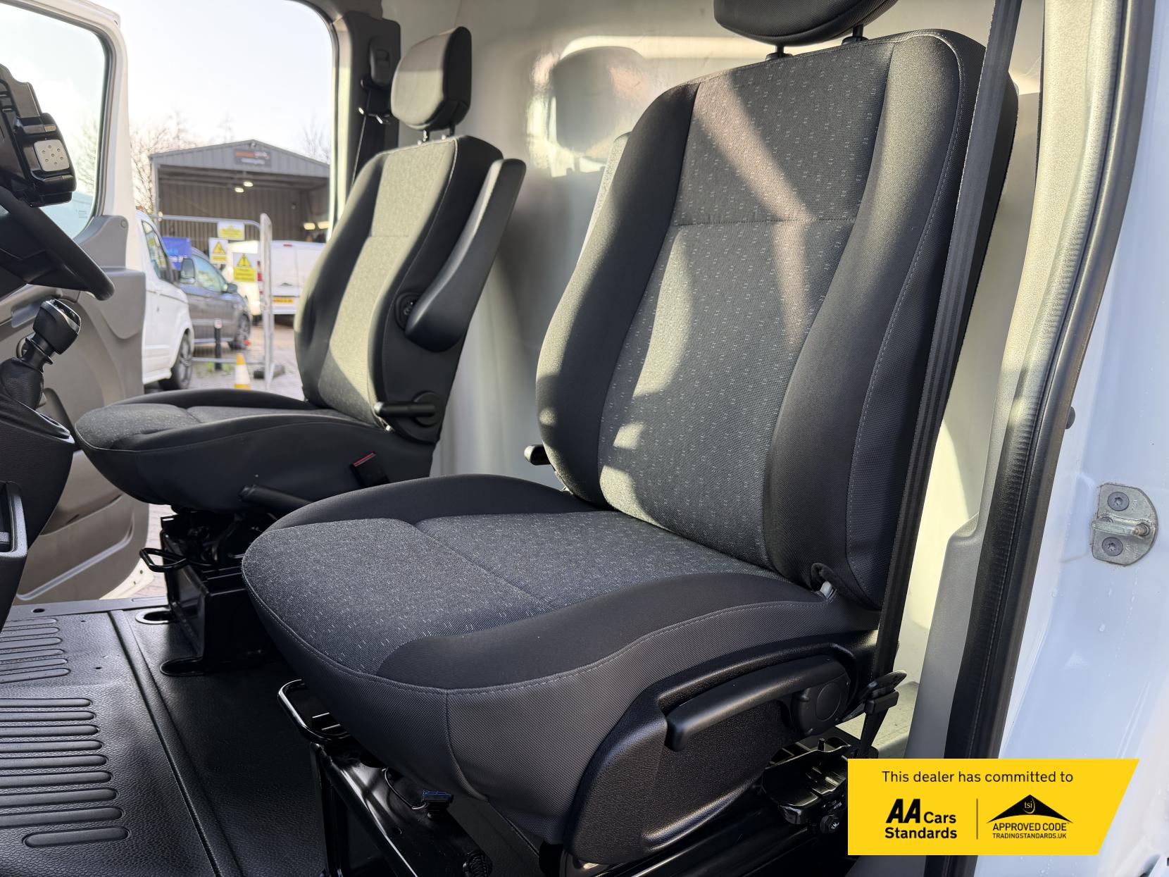 Vauxhall Movano 2.3 CDTi 3500 Luton 4dr Diesel Manual FWD L3 H1 Euro 6 (20m3) (130 ps)