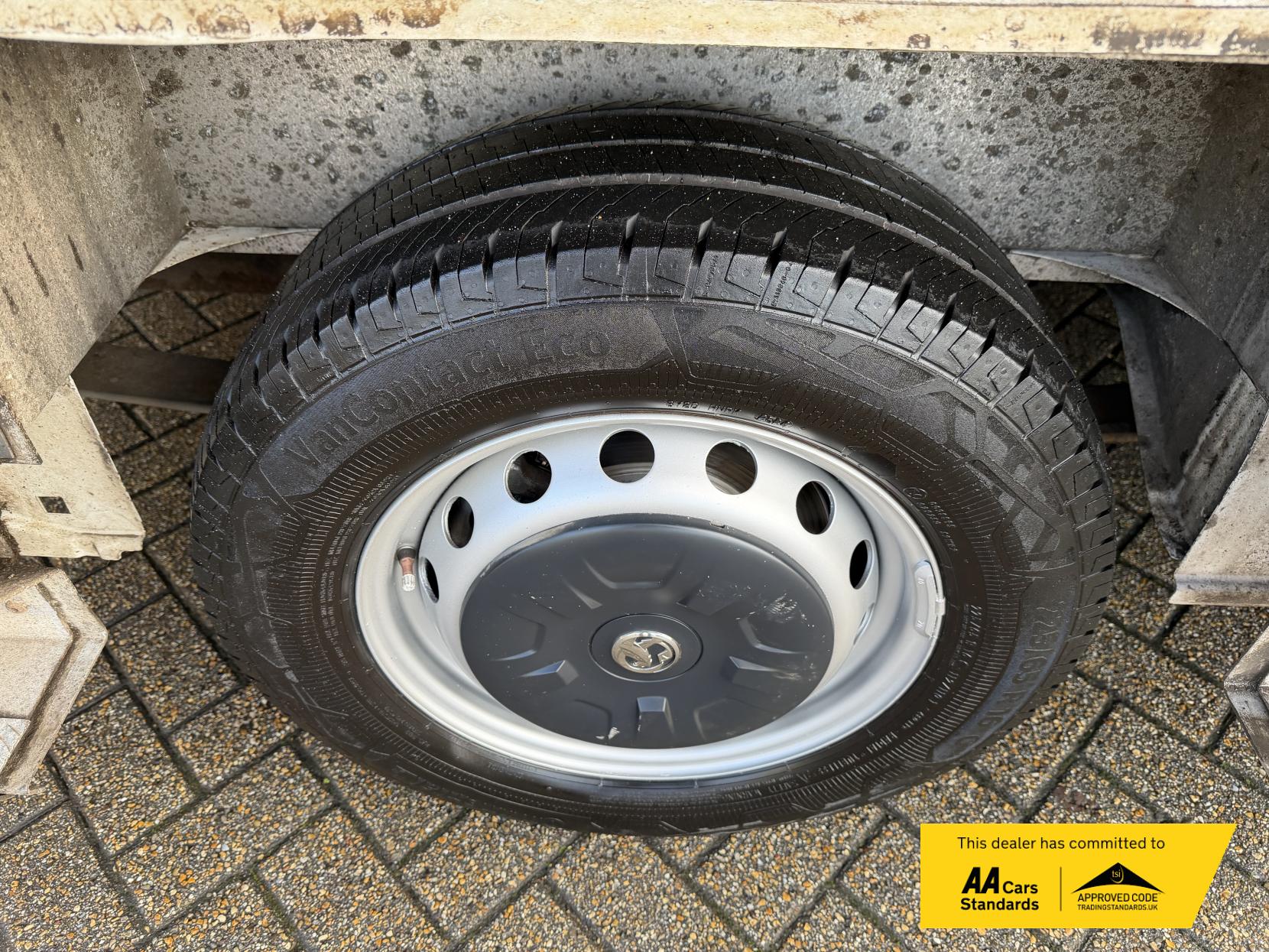 Vauxhall Movano 2.3 CDTi 3500 Luton 4dr Diesel Manual FWD L3 H1 Euro 6 (20m3) (130 ps)