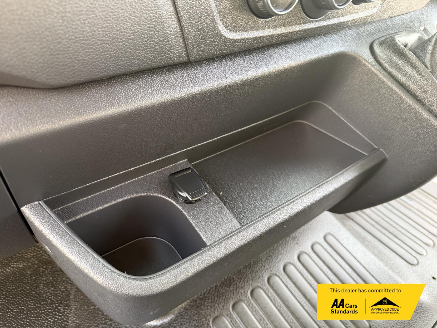 Vauxhall Movano 2.3 CDTi 3500 Luton 4dr Diesel Manual FWD L3 H1 Euro 6 (20m3) (130 ps)