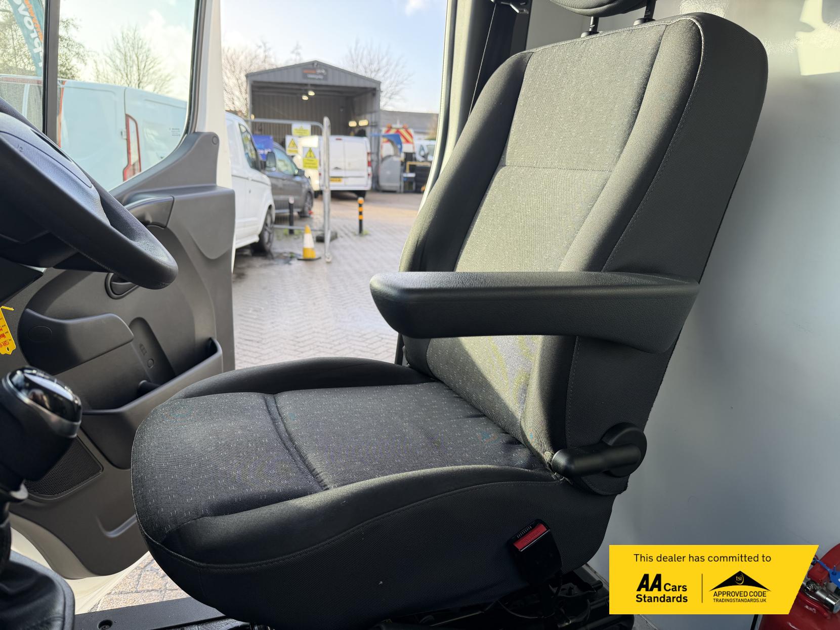 Vauxhall Movano 2.3 CDTi 3500 Luton 4dr Diesel Manual FWD L3 H1 Euro 6 (20m3) (130 ps)