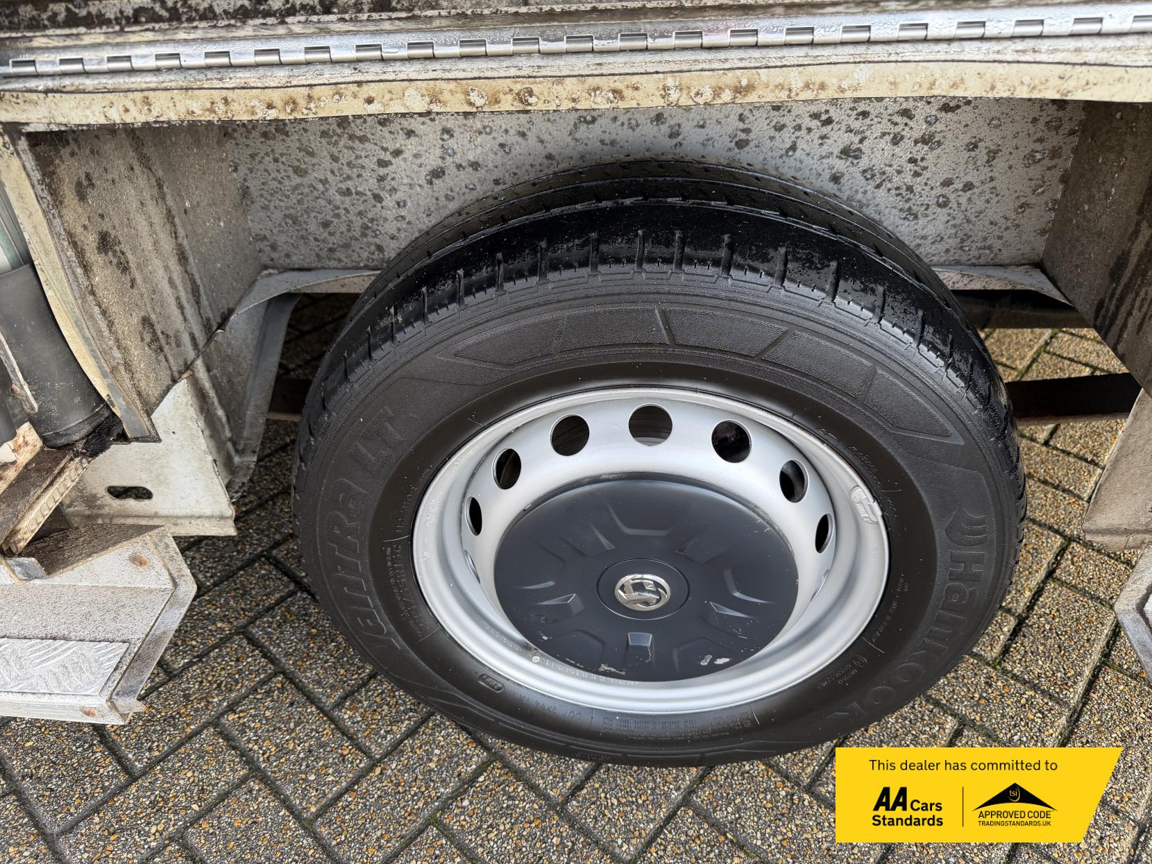 Vauxhall Movano 2.3 CDTi 3500 Luton 4dr Diesel Manual FWD L3 H1 Euro 6 (20m3) (130 ps)