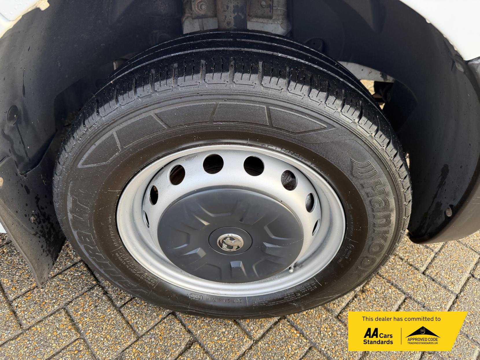 Vauxhall Movano 2.3 CDTi 3500 Luton 4dr Diesel Manual FWD L3 H1 Euro 6 (20m3) (130 ps)