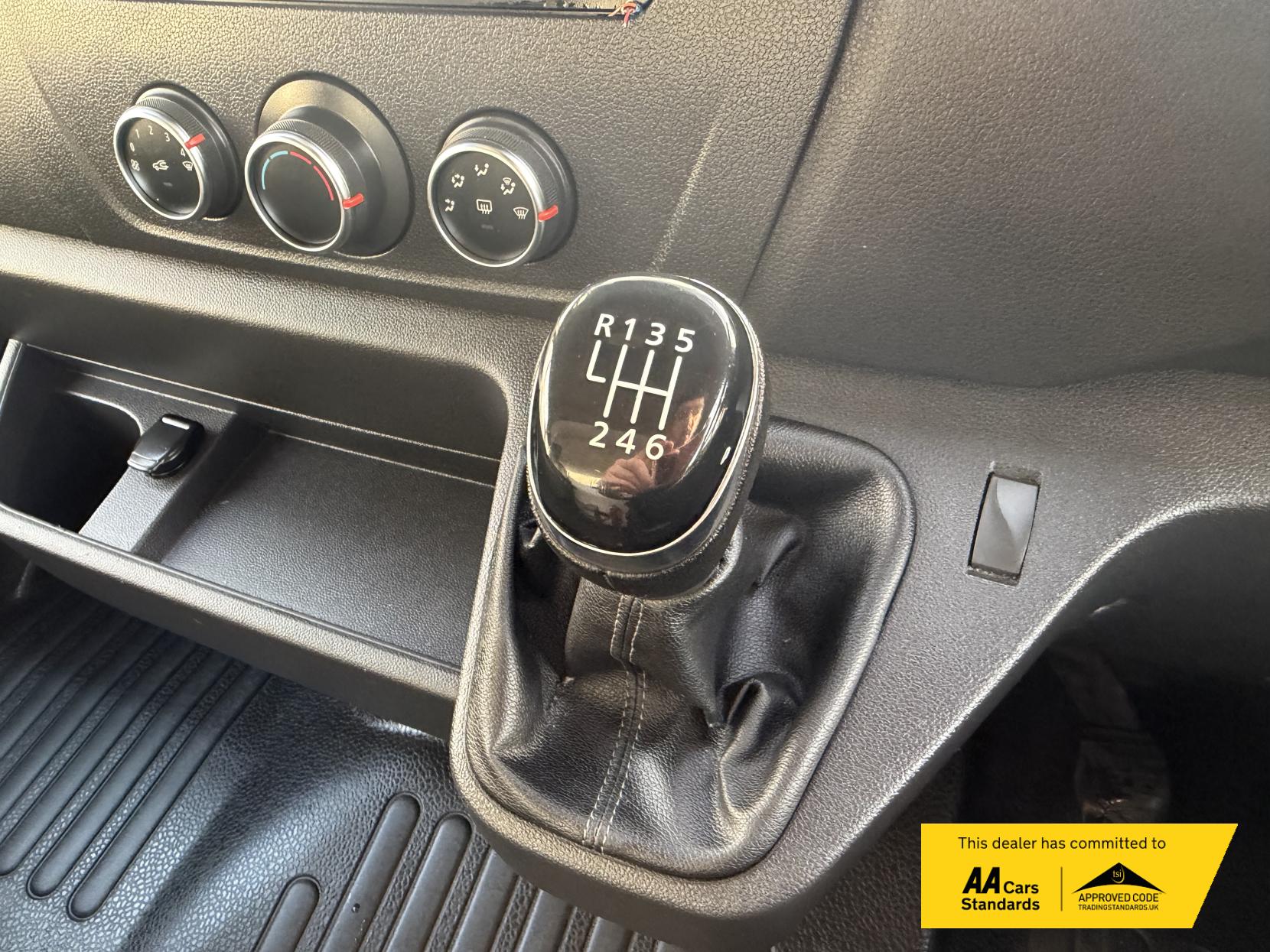 Vauxhall Movano 2.3 CDTi 3500 Luton 4dr Diesel Manual FWD L3 H1 Euro 6 (20m3) (130 ps)