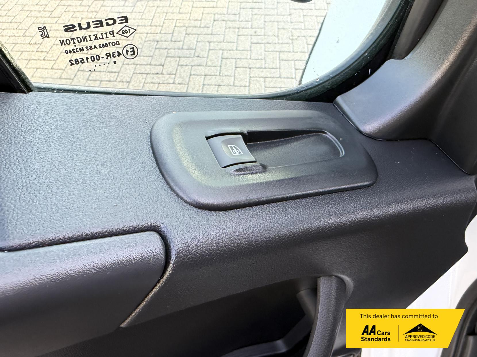 Vauxhall Movano 2.3 CDTi 3500 Luton 4dr Diesel Manual FWD L3 H1 Euro 6 (20m3) (130 ps)