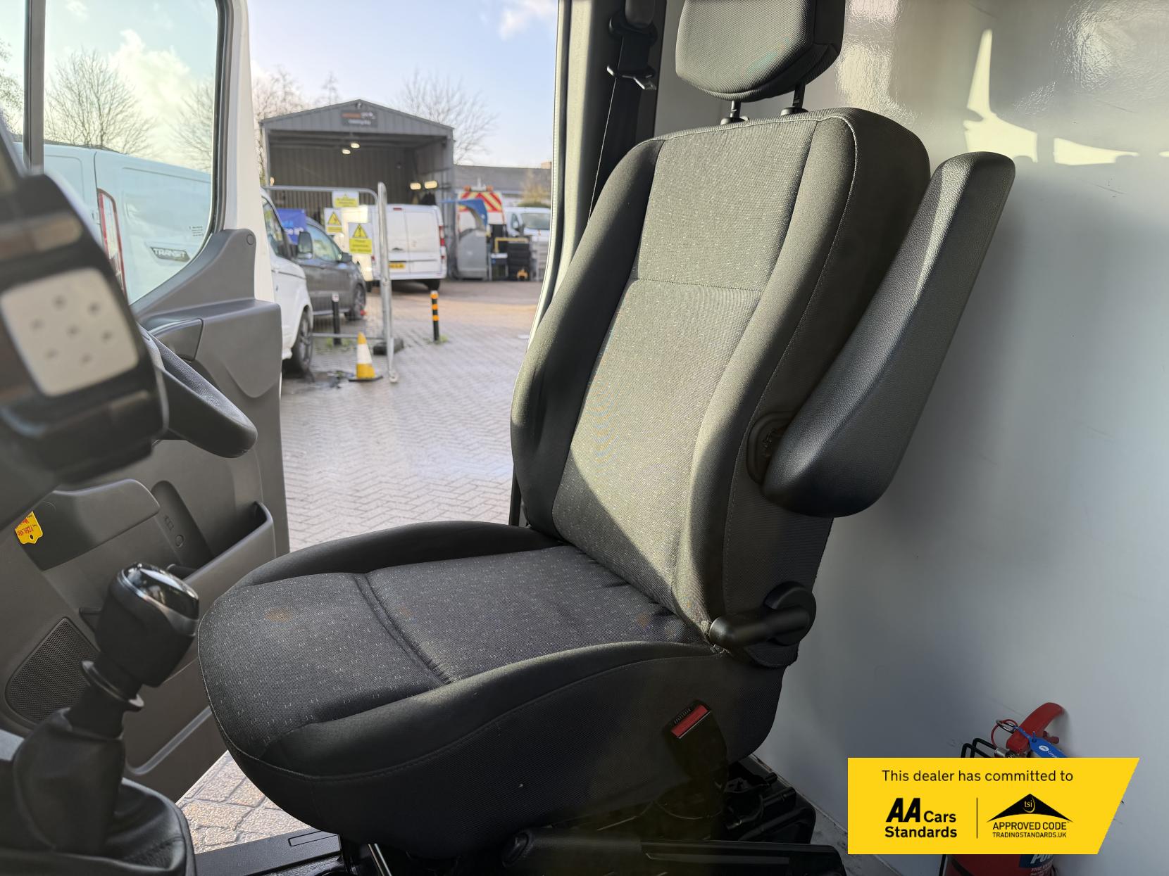 Vauxhall Movano 2.3 CDTi 3500 Luton 4dr Diesel Manual FWD L3 H1 Euro 6 (20m3) (130 ps)