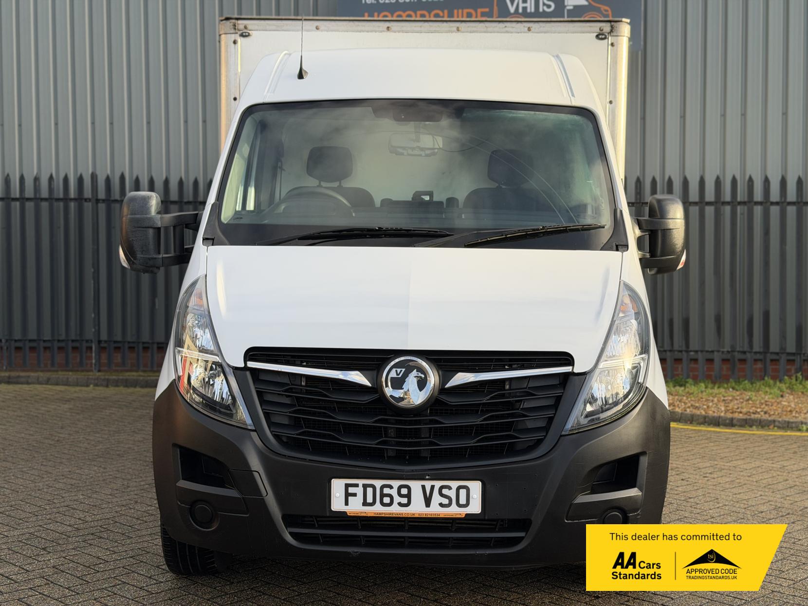 Vauxhall Movano 2.3 CDTi 3500 Luton 4dr Diesel Manual FWD L3 H1 Euro 6 (20m3) (130 ps)