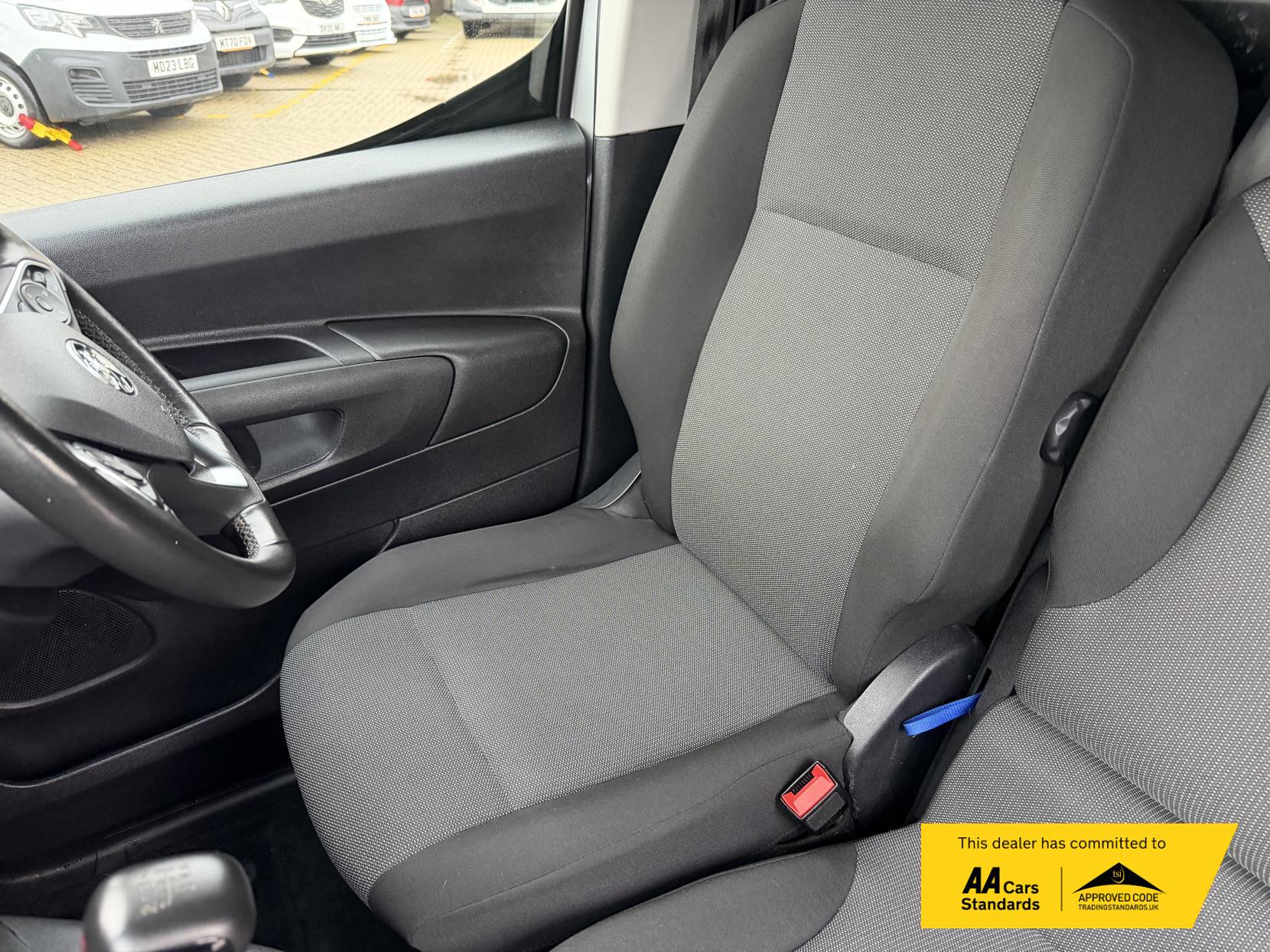 Vauxhall Combo 1.5 Turbo D 2300 Sportive Panel Van 4dr Diesel Manual L2 H1 Euro 6 (100 ps)