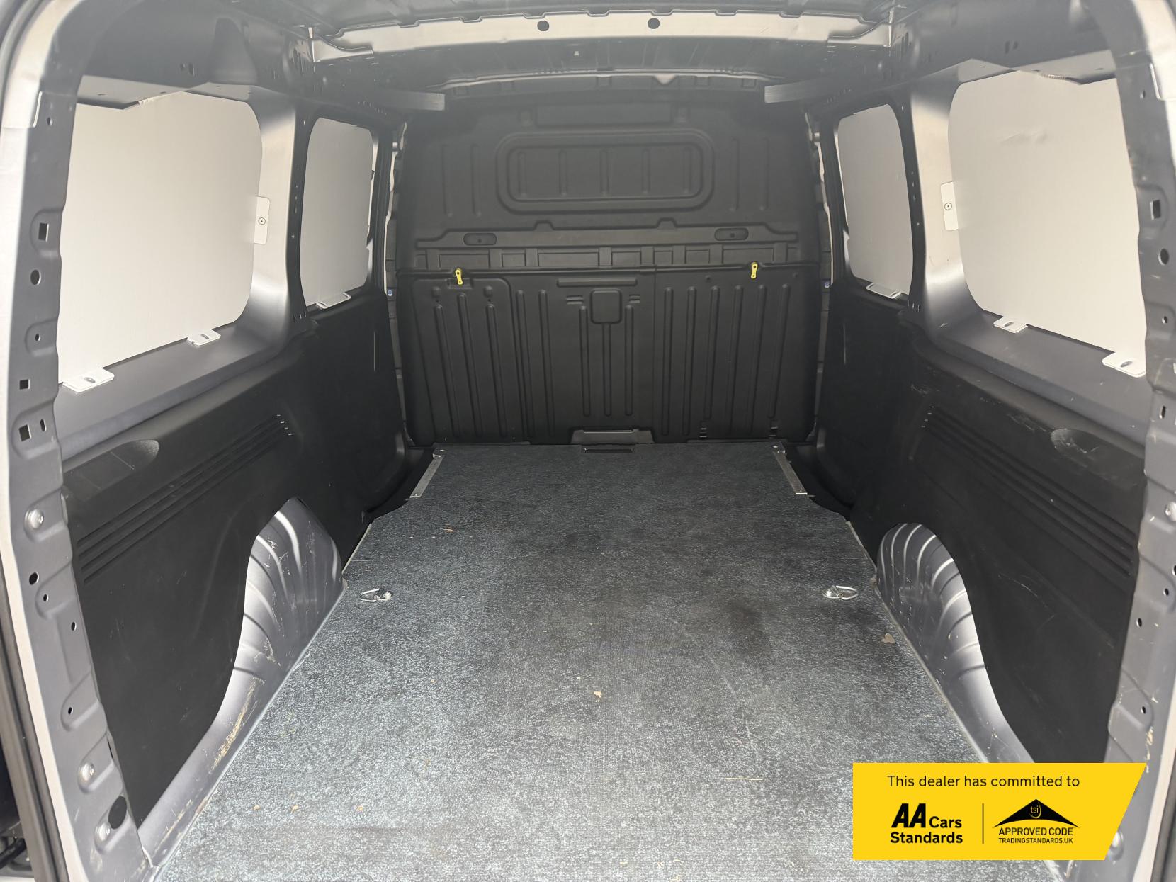 Vauxhall Combo 1.5 Turbo D 2300 Sportive Panel Van 4dr Diesel Manual L2 H1 Euro 6 (100 ps)