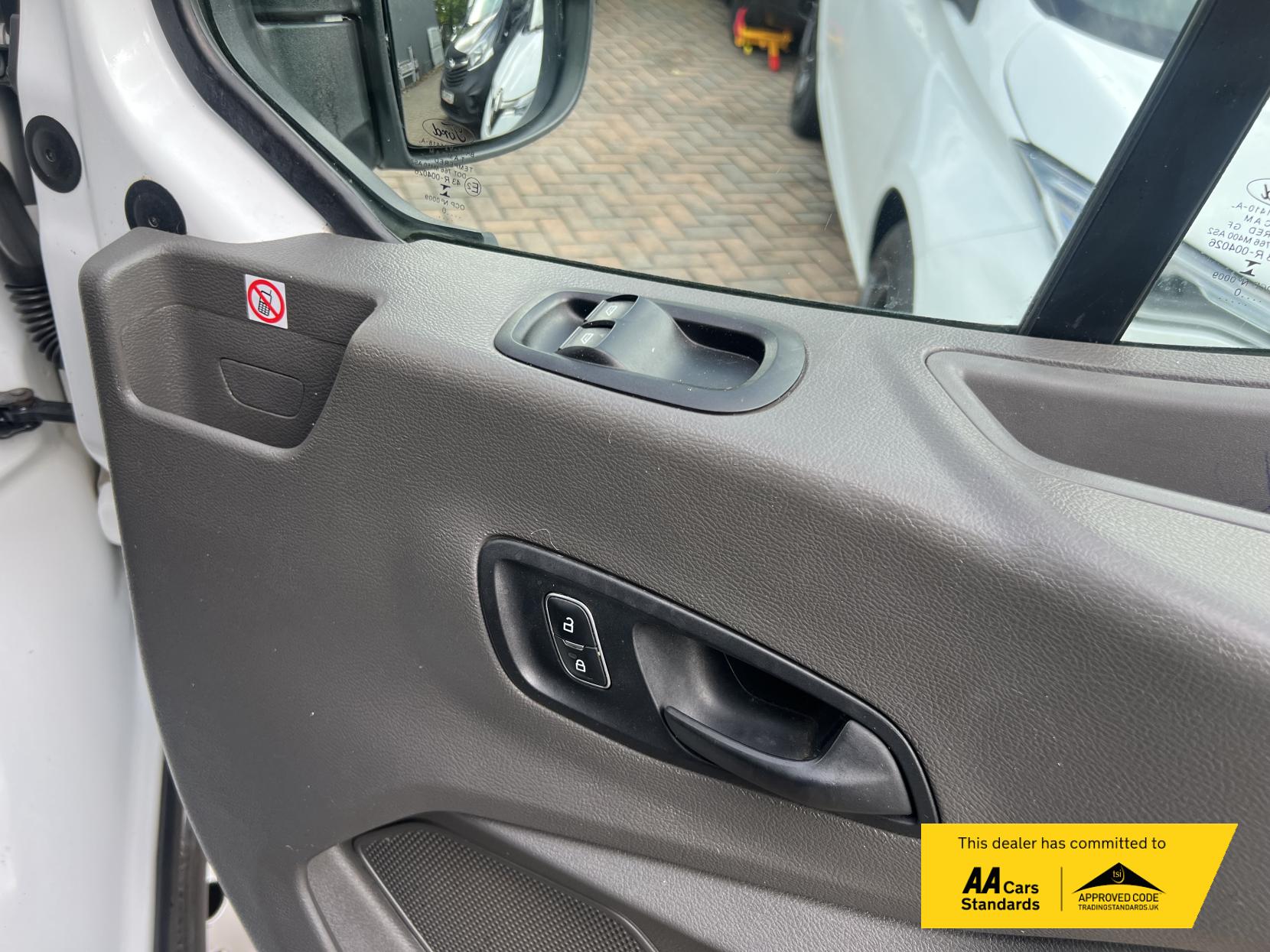Ford Transit 2.0 350 EcoBlue Leader Chassis Double Cab 4dr Diesel Manual RWD L3 Euro 6 (s/s) (130 ps)