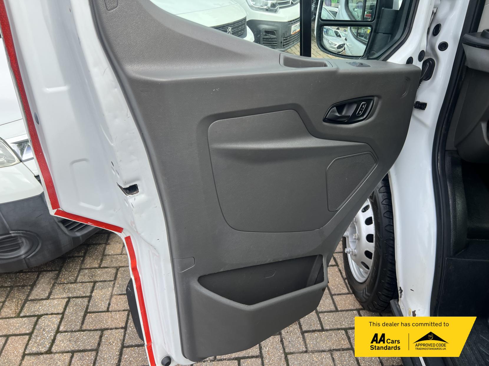 Ford Transit 2.0 350 EcoBlue Leader Chassis Double Cab 4dr Diesel Manual RWD L3 Euro 6 (s/s) (130 ps)