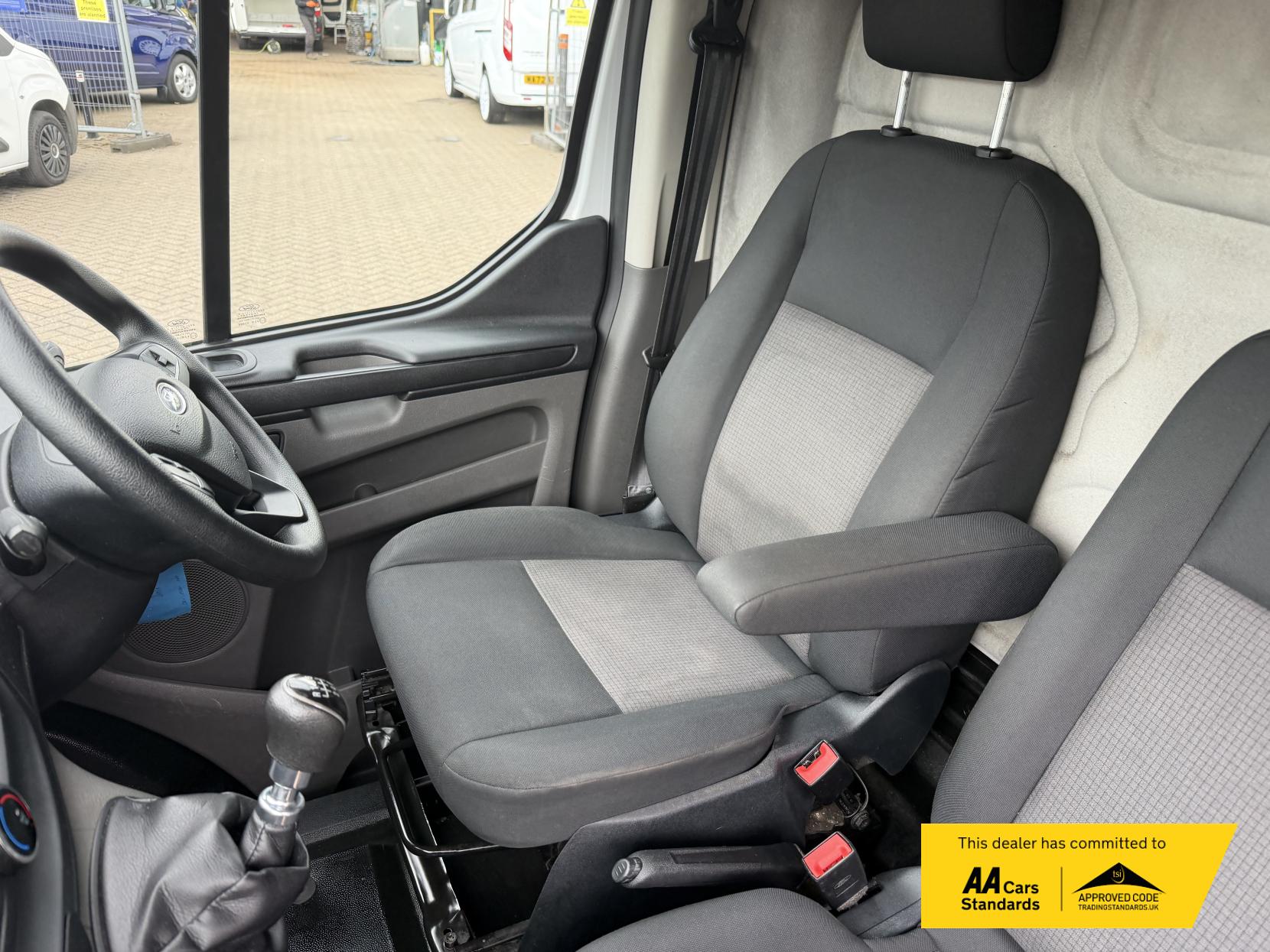 2019 Ford Transit Custom 2.0 300 EcoBlue Leader Panel Van 5dr Diesel Manual L1 H1 Euro 6 (s/s) (105 ps) - Thumbnail 8