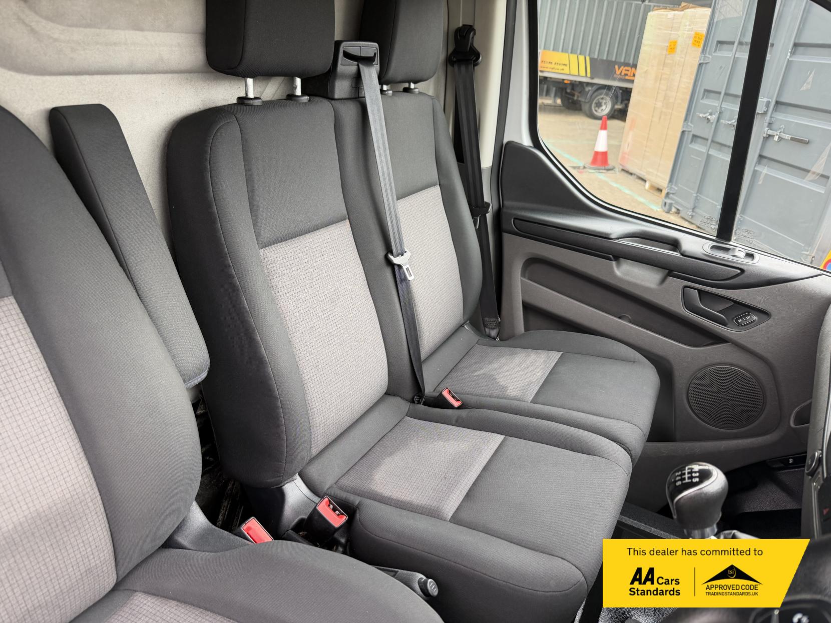 2019 Ford Transit Custom 2.0 300 EcoBlue Leader Panel Van 5dr Diesel Manual L1 H1 Euro 6 (s/s) (105 ps) - Thumbnail 11