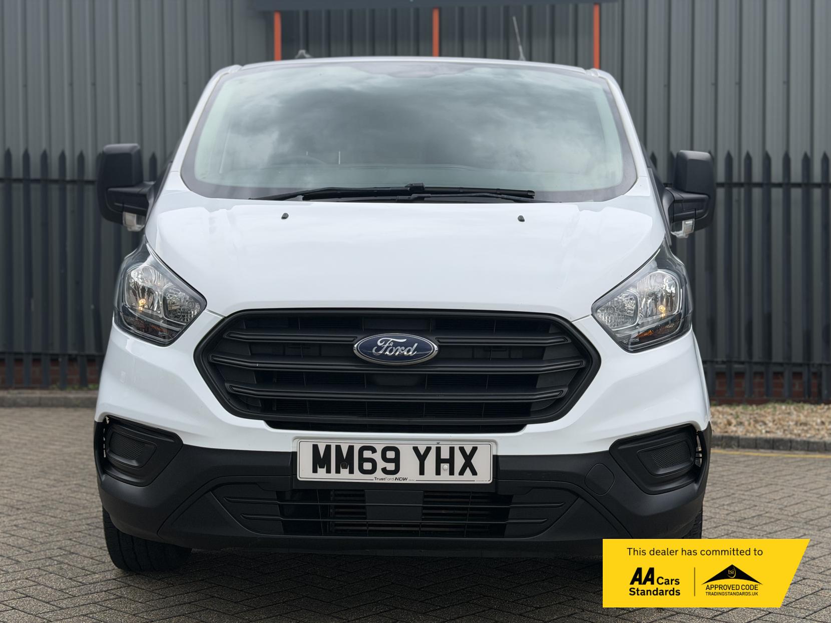 2019 Ford Transit Custom 2.0 300 EcoBlue Leader Panel Van 5dr Diesel Manual L1 H1 Euro 6 (s/s) (105 ps) - Thumbnail 12