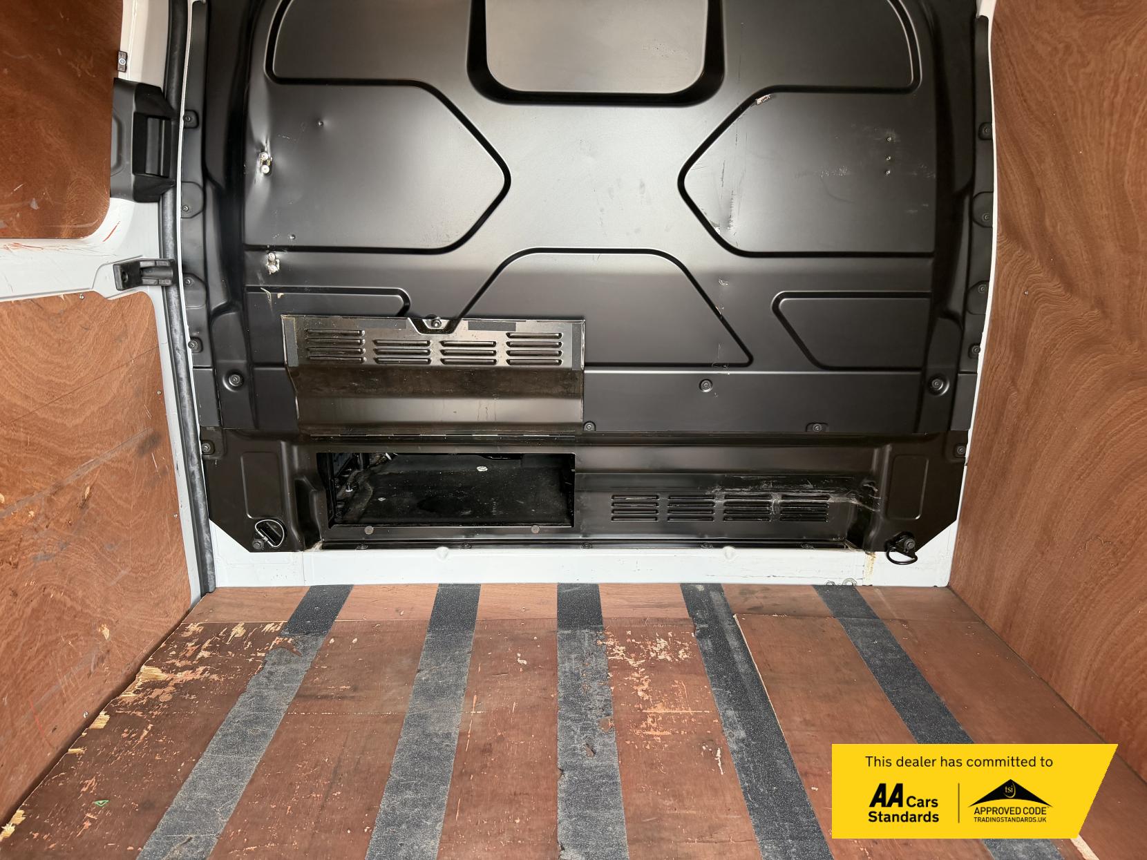 2019 Ford Transit Custom 2.0 300 EcoBlue Leader Panel Van 5dr Diesel Manual L1 H1 Euro 6 (s/s) (105 ps) - Thumbnail 18