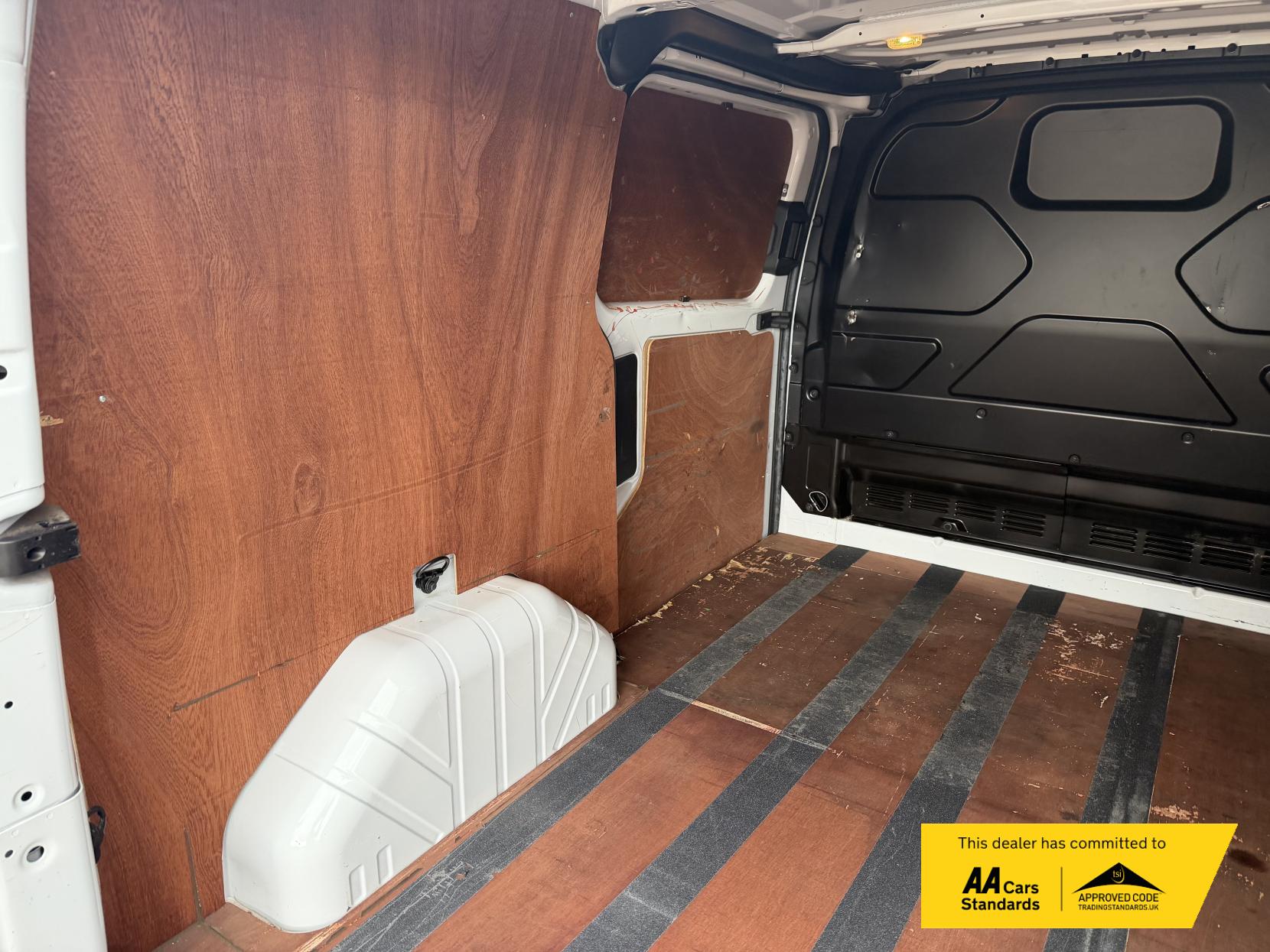 2019 Ford Transit Custom 2.0 300 EcoBlue Leader Panel Van 5dr Diesel Manual L1 H1 Euro 6 (s/s) (105 ps) - Thumbnail 16