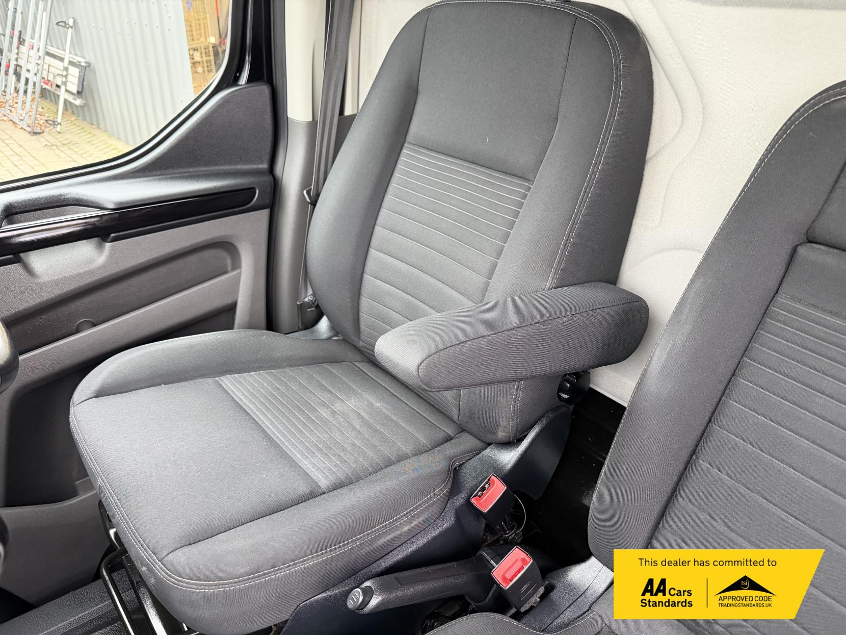 Ford Transit Custom 2.0 Limited Panel Van (2017 - 2022)