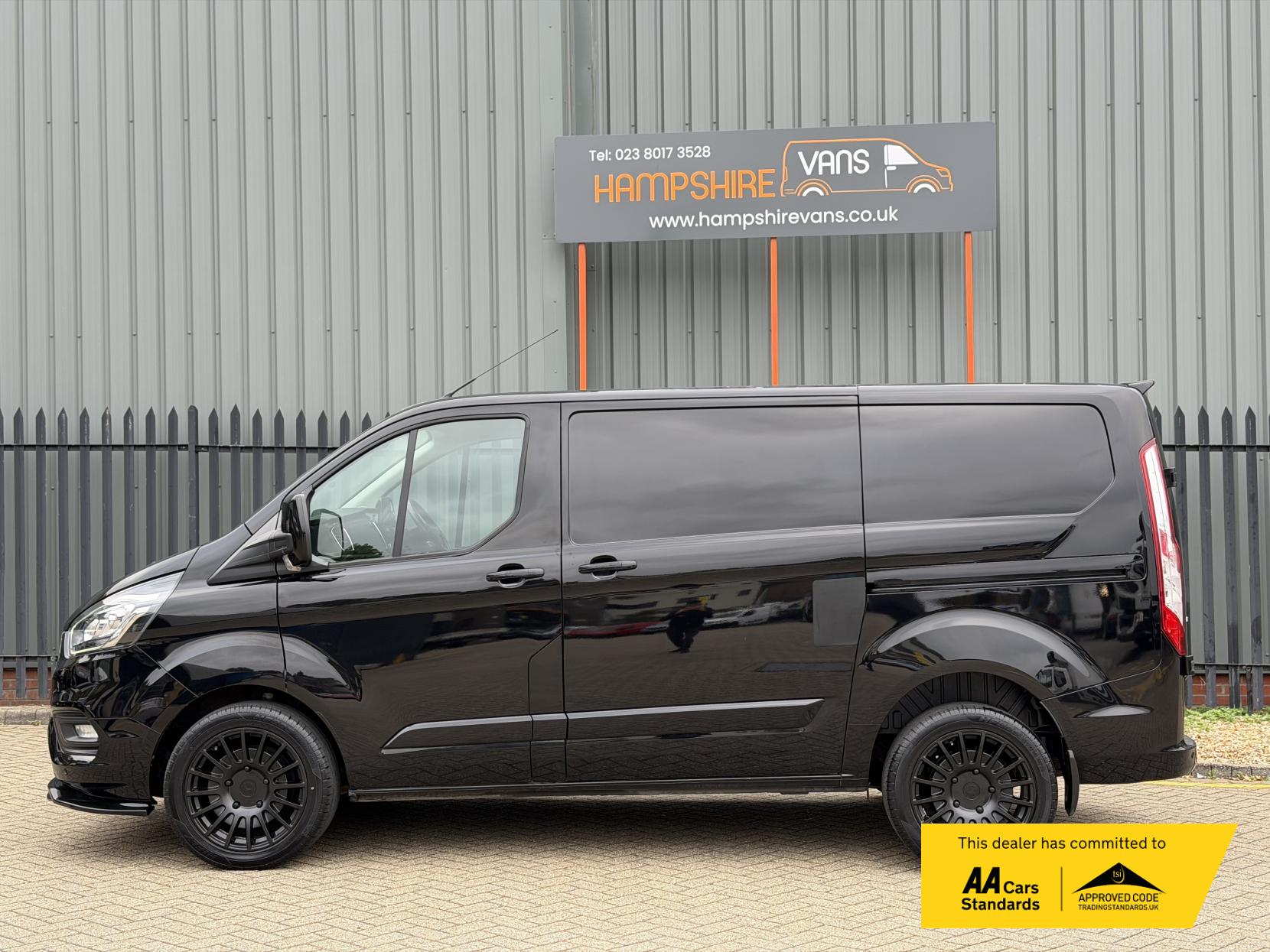 Ford Transit Custom 2.0 Limited Panel Van (2017 - 2022)