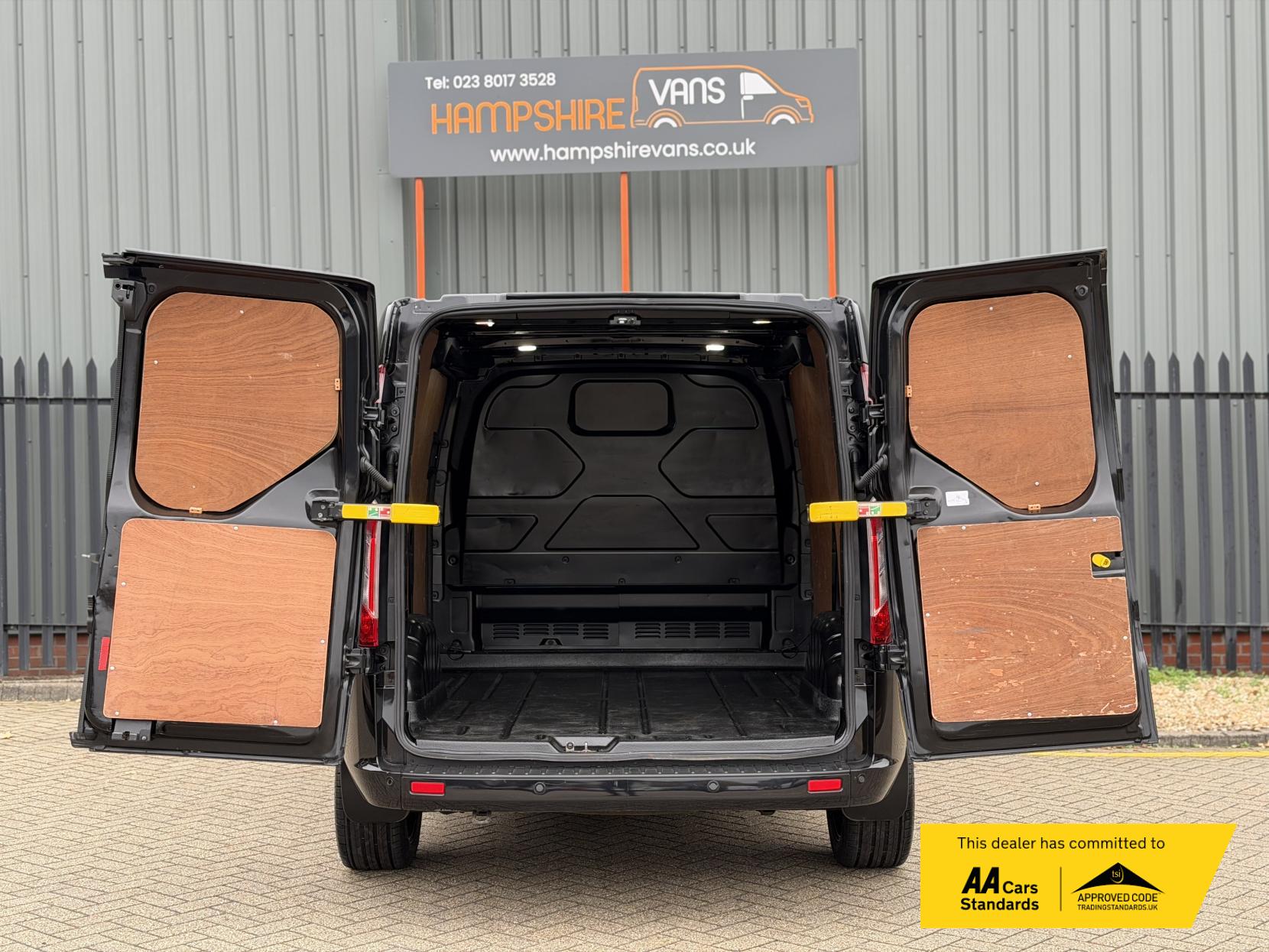 Ford Transit Custom 2.0 Limited Panel Van (2017 - 2022)