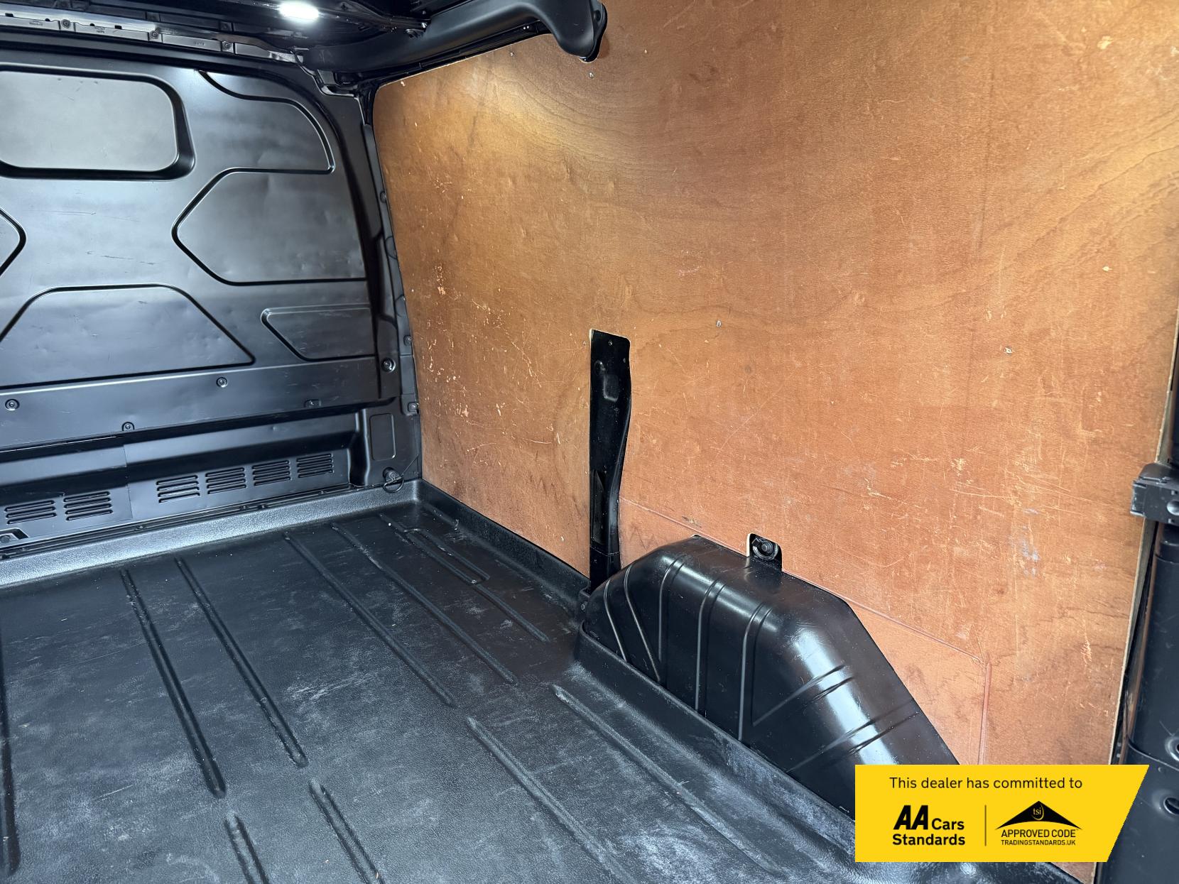 Ford Transit Custom 2.0 Limited Panel Van (2017 - 2022)