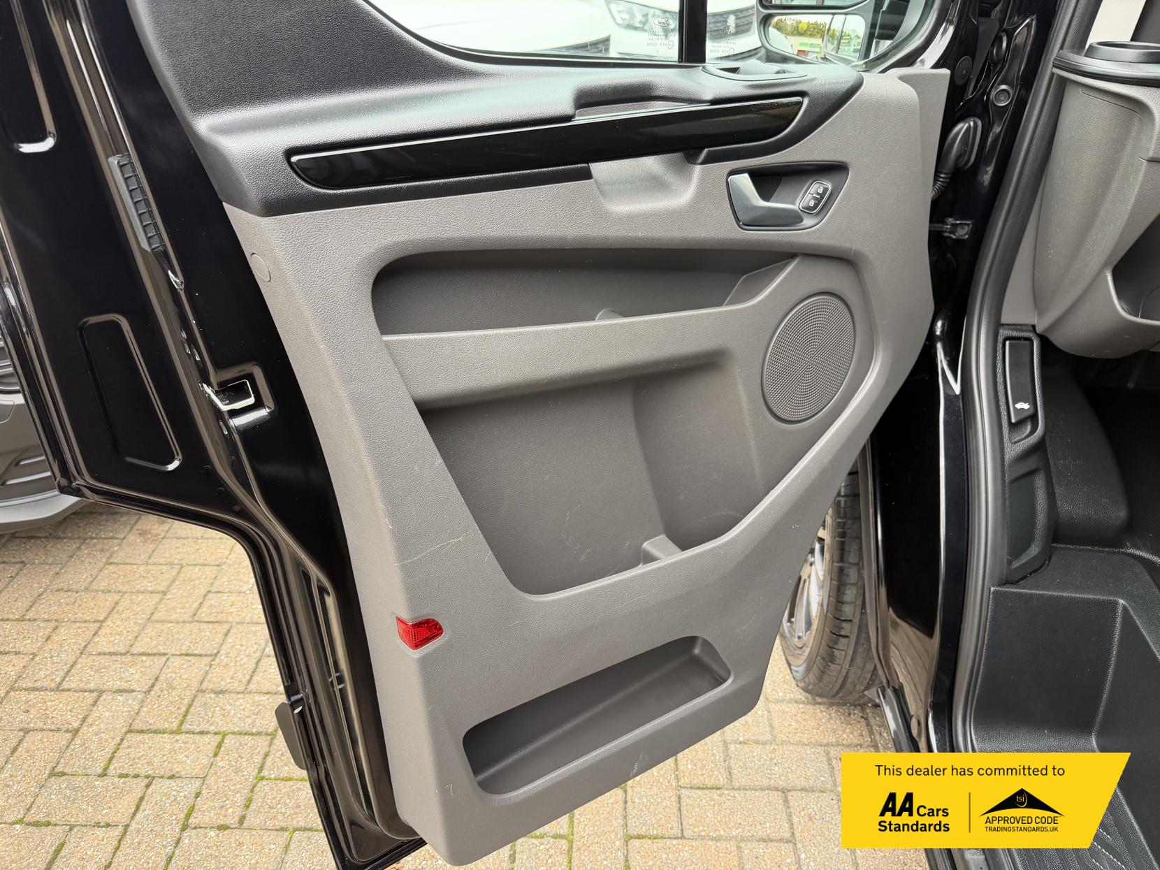 Ford Transit Custom 2.0 Limited Panel Van (2017 - 2022)