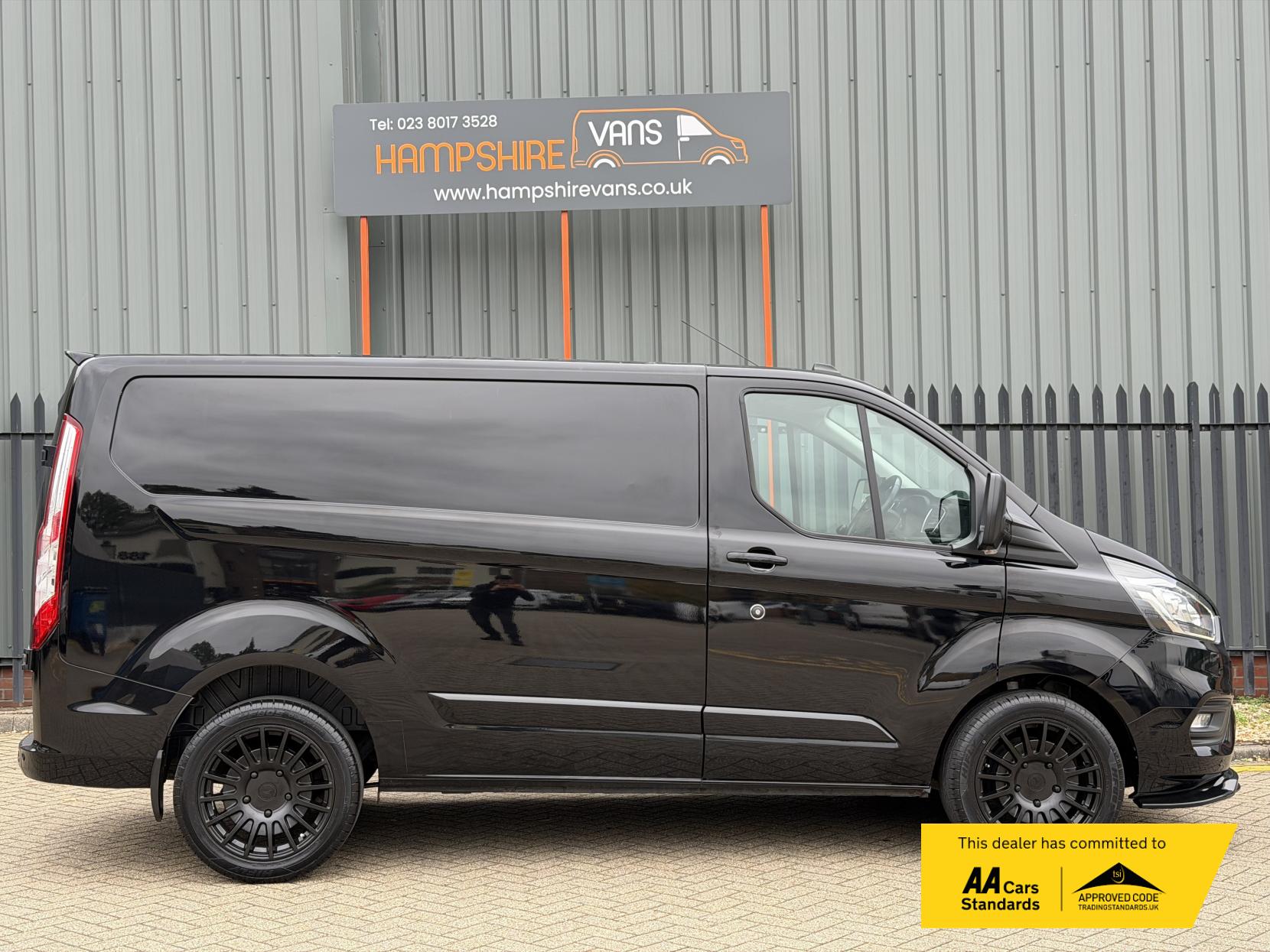 Ford Transit Custom 2.0 Limited Panel Van (2017 - 2022)
