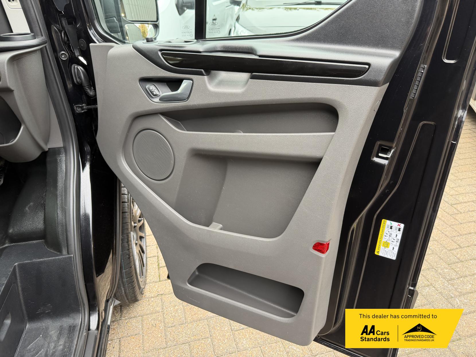 Ford Transit Custom 2.0 Limited Panel Van (2017 - 2022)