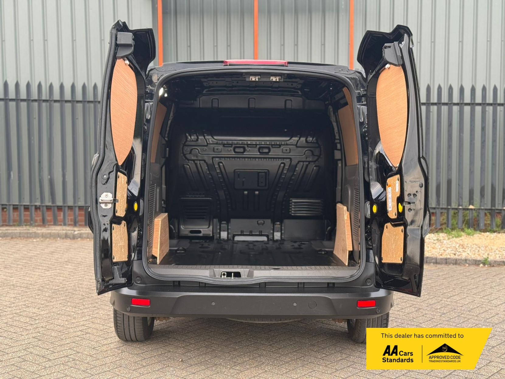 Ford Transit Connect 1.5 200 EcoBlue Limited Panel Van 5dr Diesel Manual L1 Euro 6 (s/s) (120 ps)