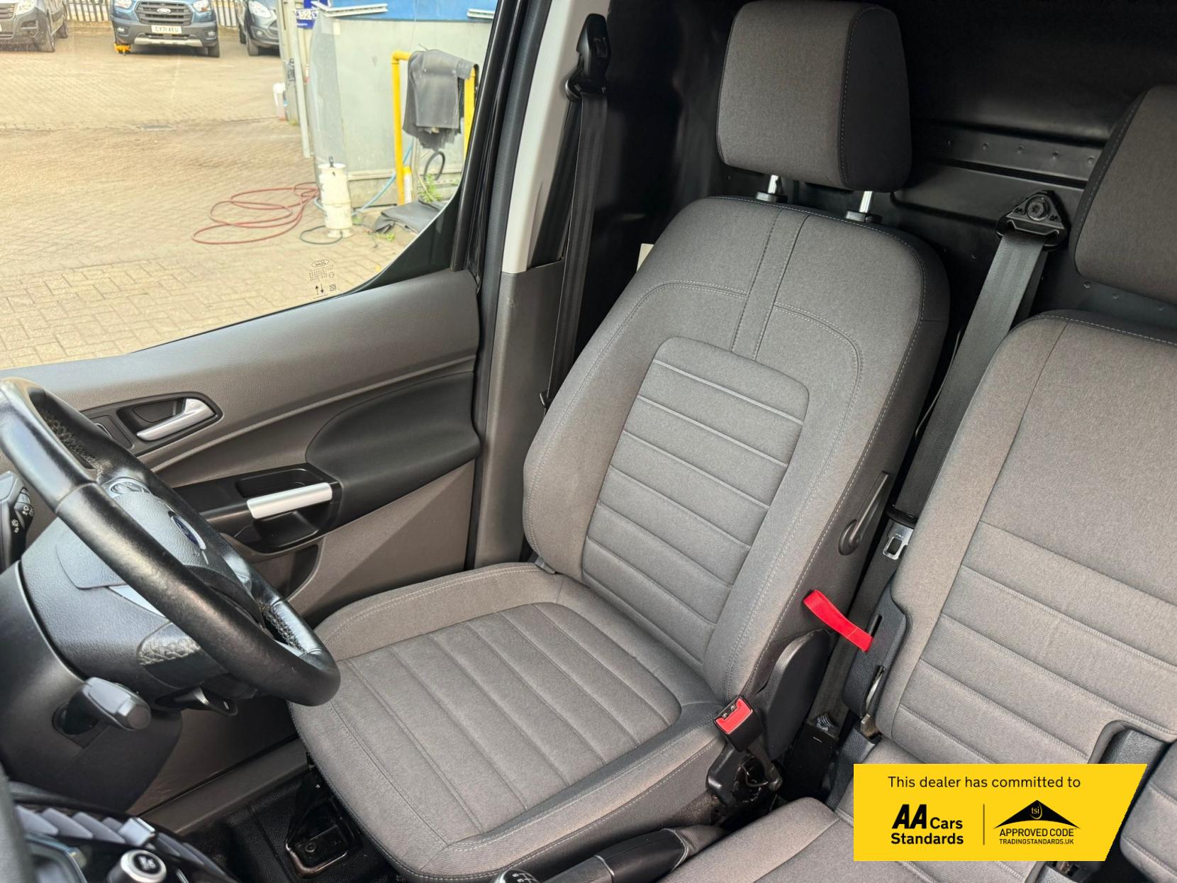 Ford Transit Connect 1.5 200 EcoBlue Limited Panel Van 5dr Diesel Manual L1 Euro 6 (s/s) (120 ps)