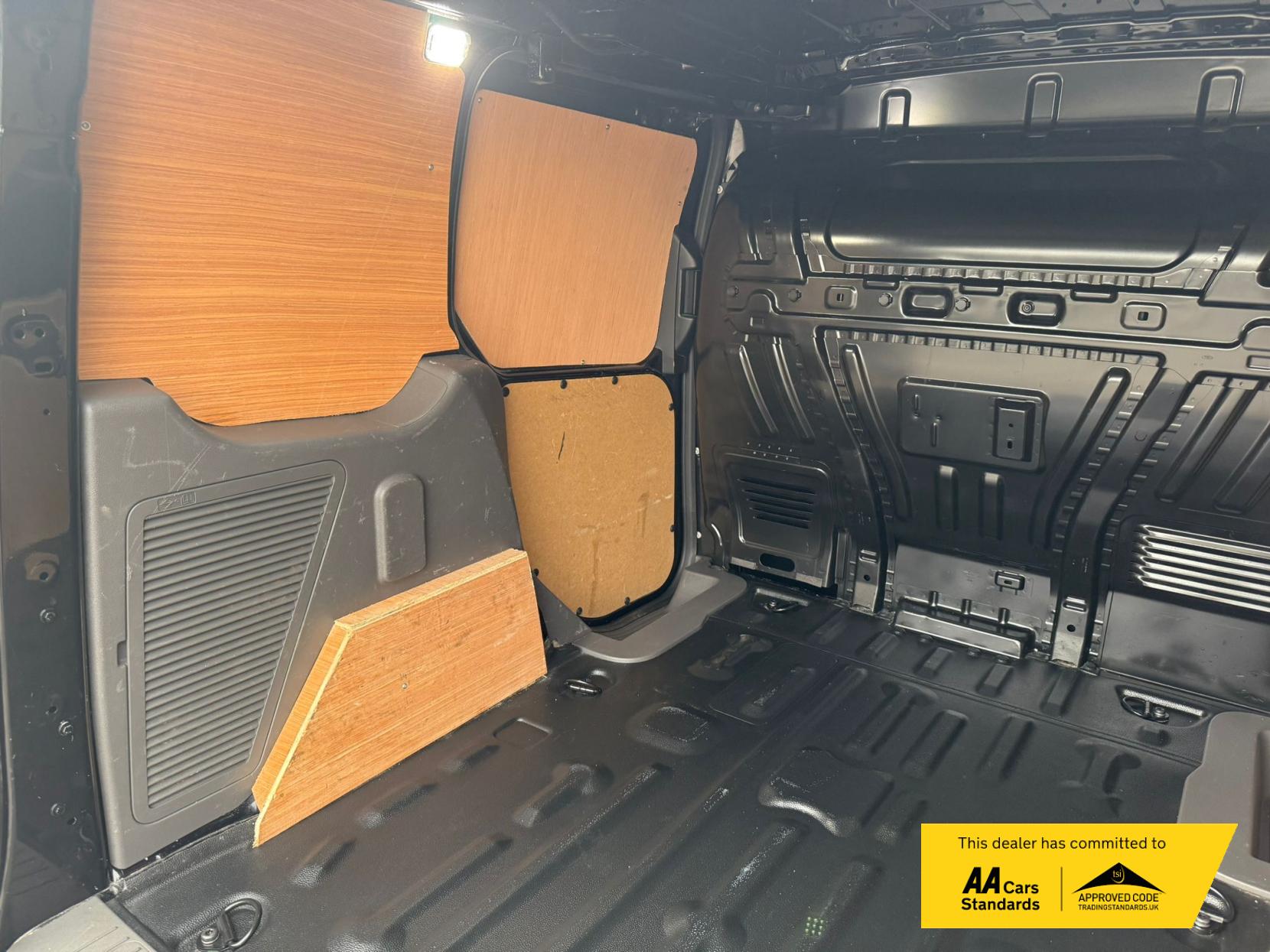 Ford Transit Connect 1.5 200 EcoBlue Limited Panel Van 5dr Diesel Manual L1 Euro 6 (s/s) (120 ps)